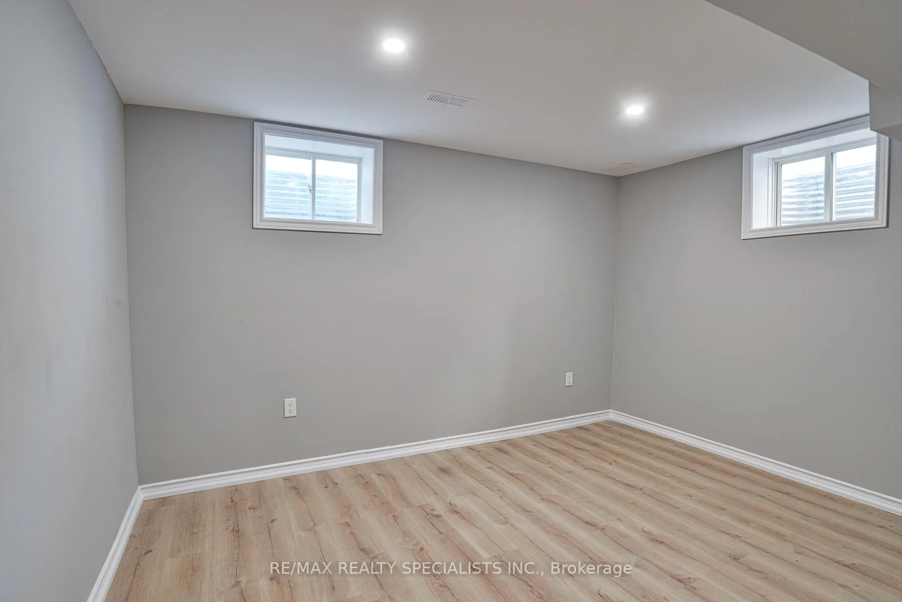 Photo 8 of Unit Lower, 54 Dyer Crescent, Bracebridge, Macaulay — HOMEH