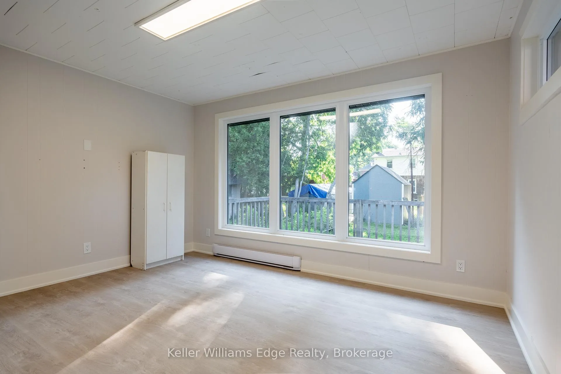 Photo 4 of 44 Haddon Avenue N, Hamilton, Westdale — HOMEH