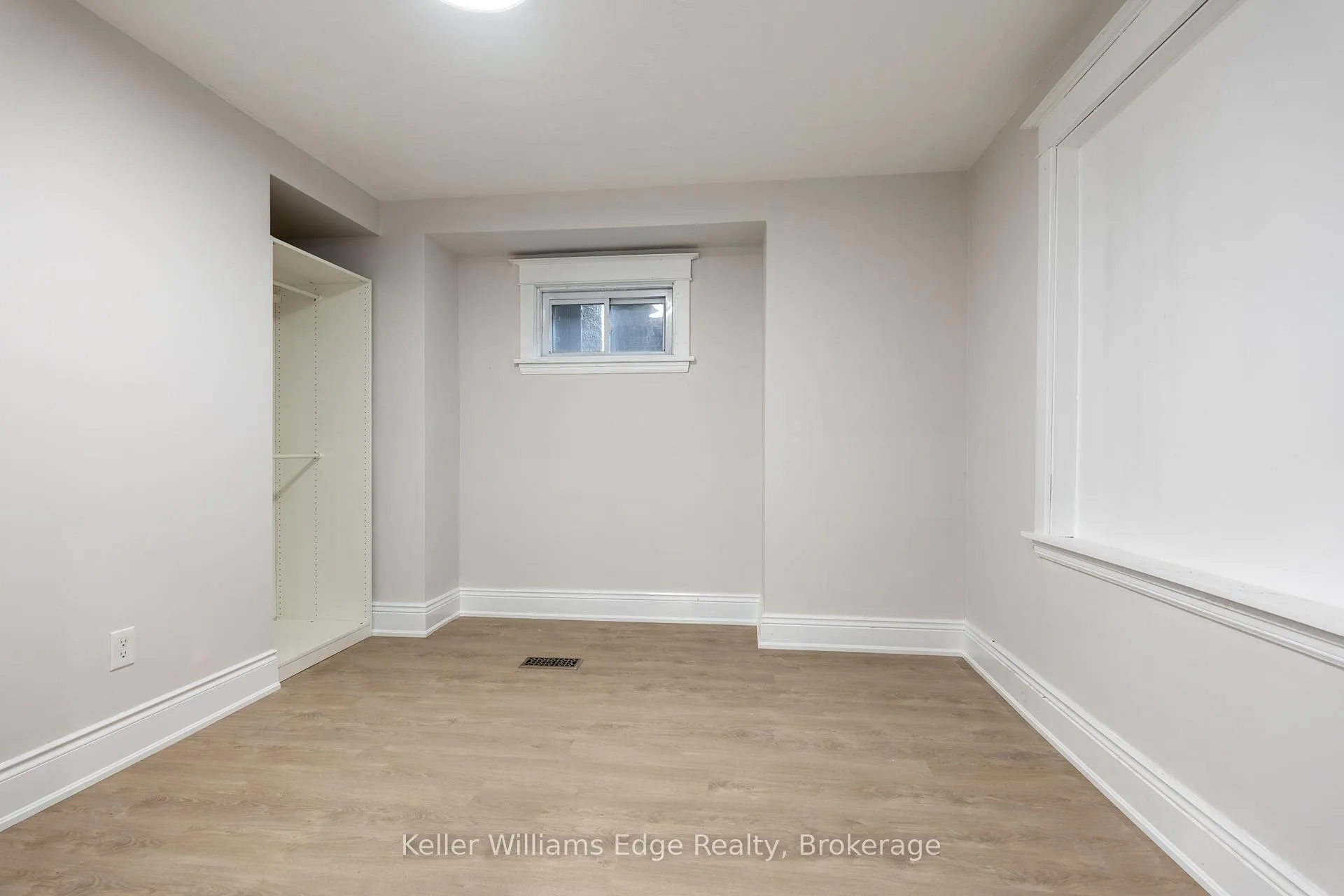 Photo 6 of 44 Haddon Avenue N, Hamilton, Westdale — HOMEH