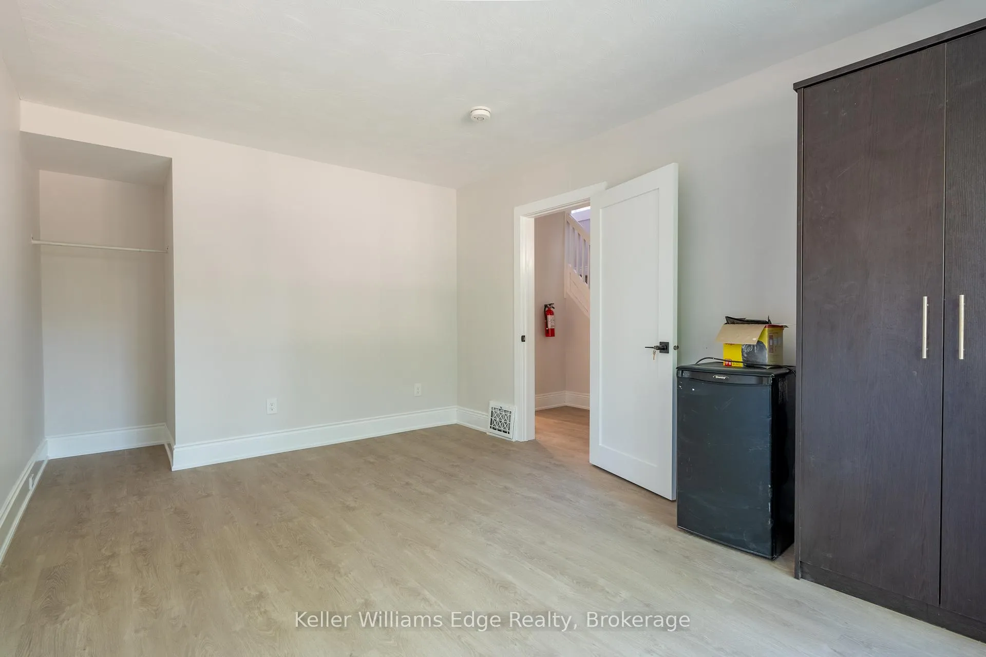 Photo 8 of 44 Haddon Avenue N, Hamilton, Westdale — HOMEH