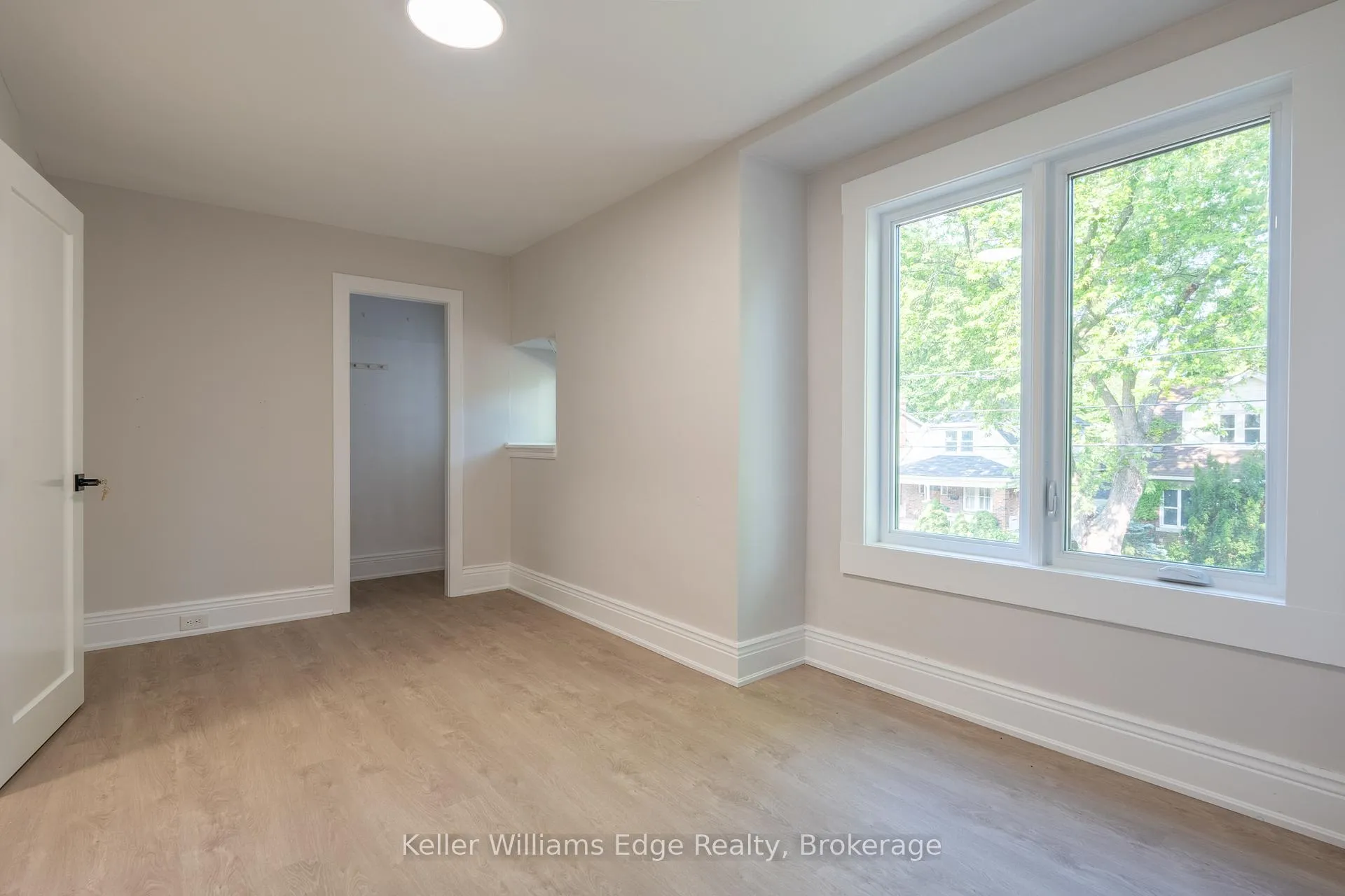 Photo 10 of 44 Haddon Avenue N, Hamilton, Westdale — HOMEH