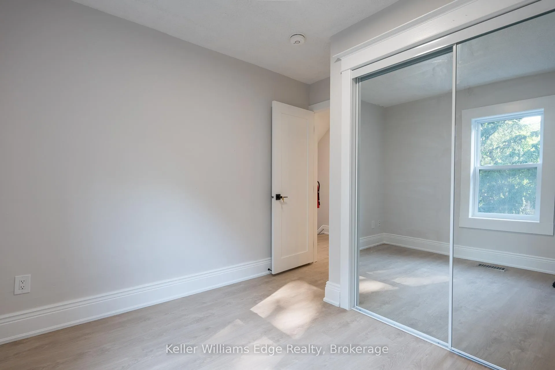 Photo 15 of 44 Haddon Avenue N, Hamilton, Westdale — HOMEH