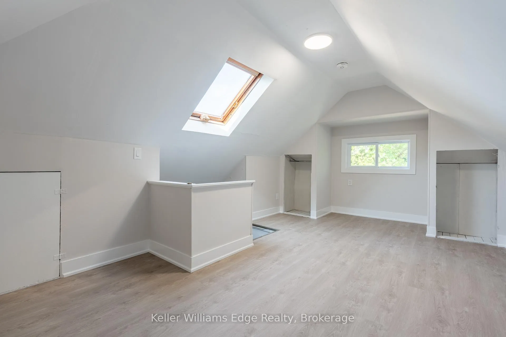 Photo 17 of 44 Haddon Avenue N, Hamilton, Westdale — HOMEH