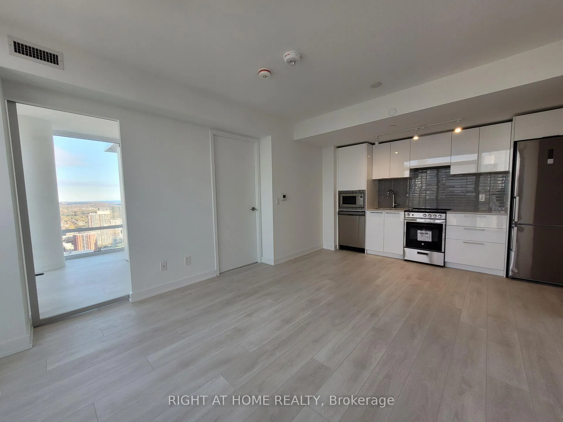 Photo 5 of Unit 3705, 501 Yonge Street, Toronto, Church-Yonge Corridor — HOMEH