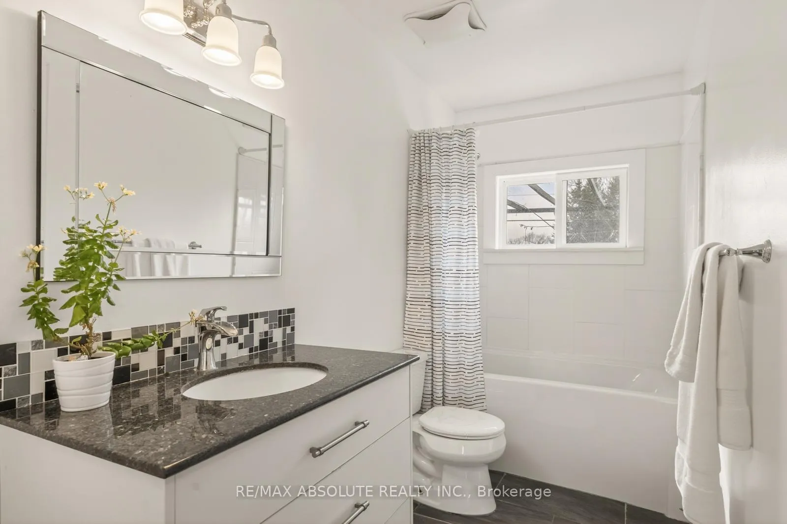 Photo 19 of 33 Owlshead Road, Ottawa, Munster — HOMEH