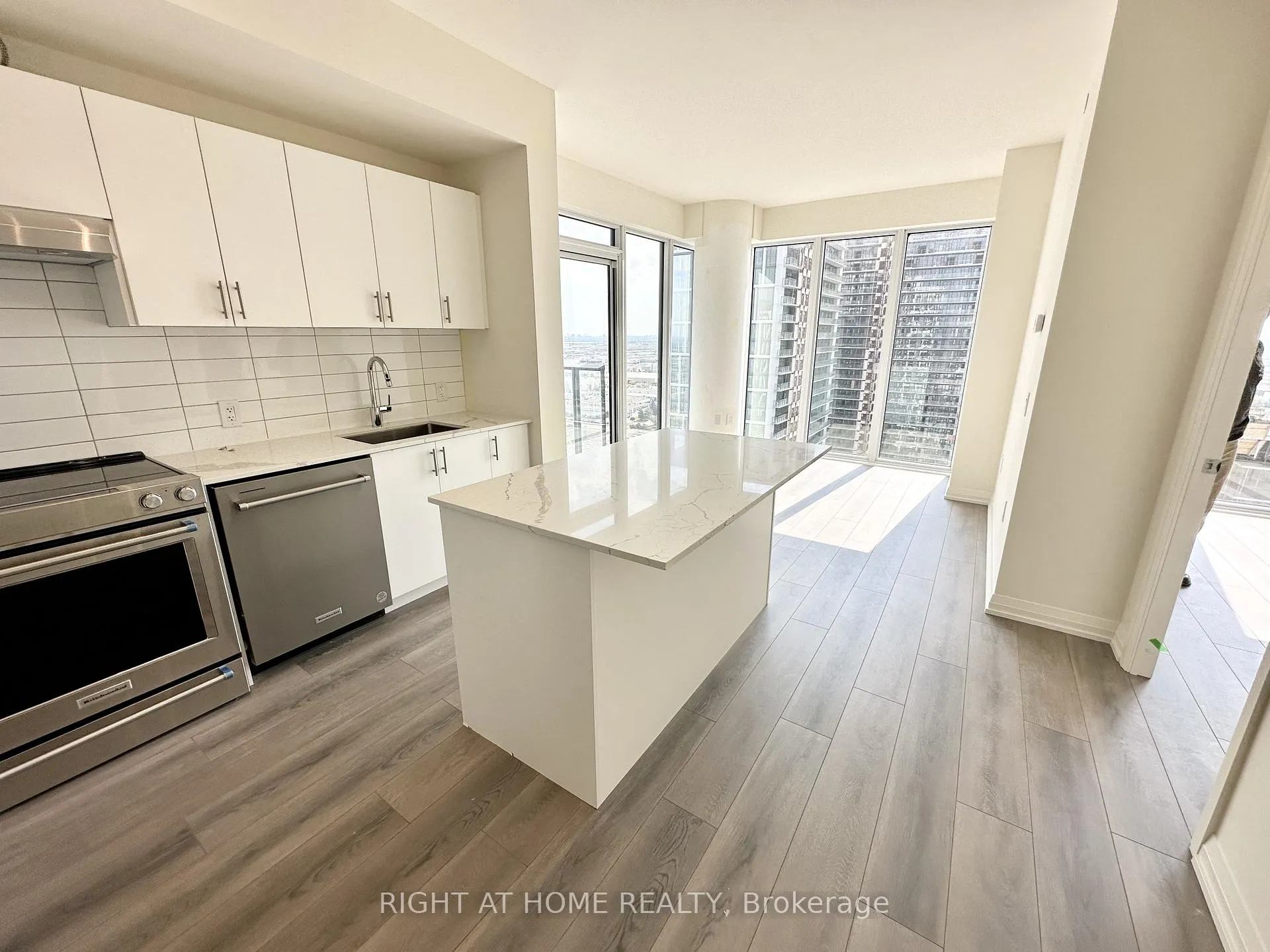 Photo 1 of Unit 2115, 9000 Jane Street, Vaughan, Vellore Village — HOMEH