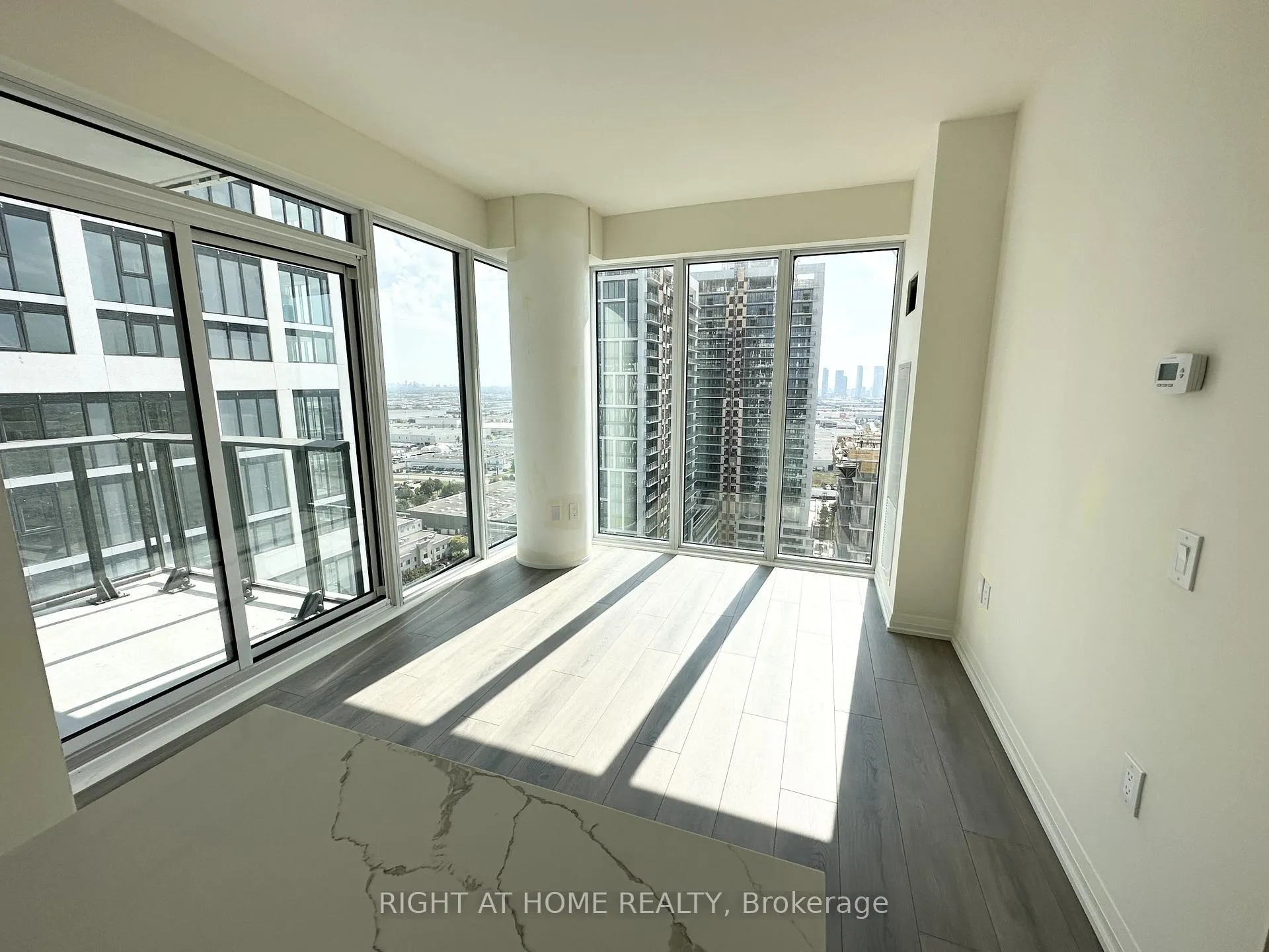 Photo 5 of Unit 2115, 9000 Jane Street, Vaughan, Vellore Village — HOMEH