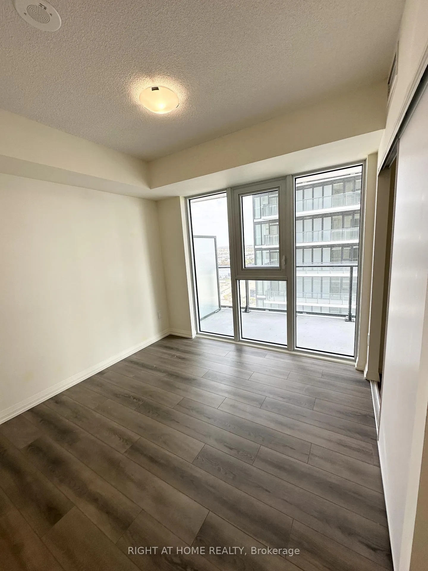 Photo 7 of Unit 2115, 9000 Jane Street, Vaughan, Vellore Village — HOMEH