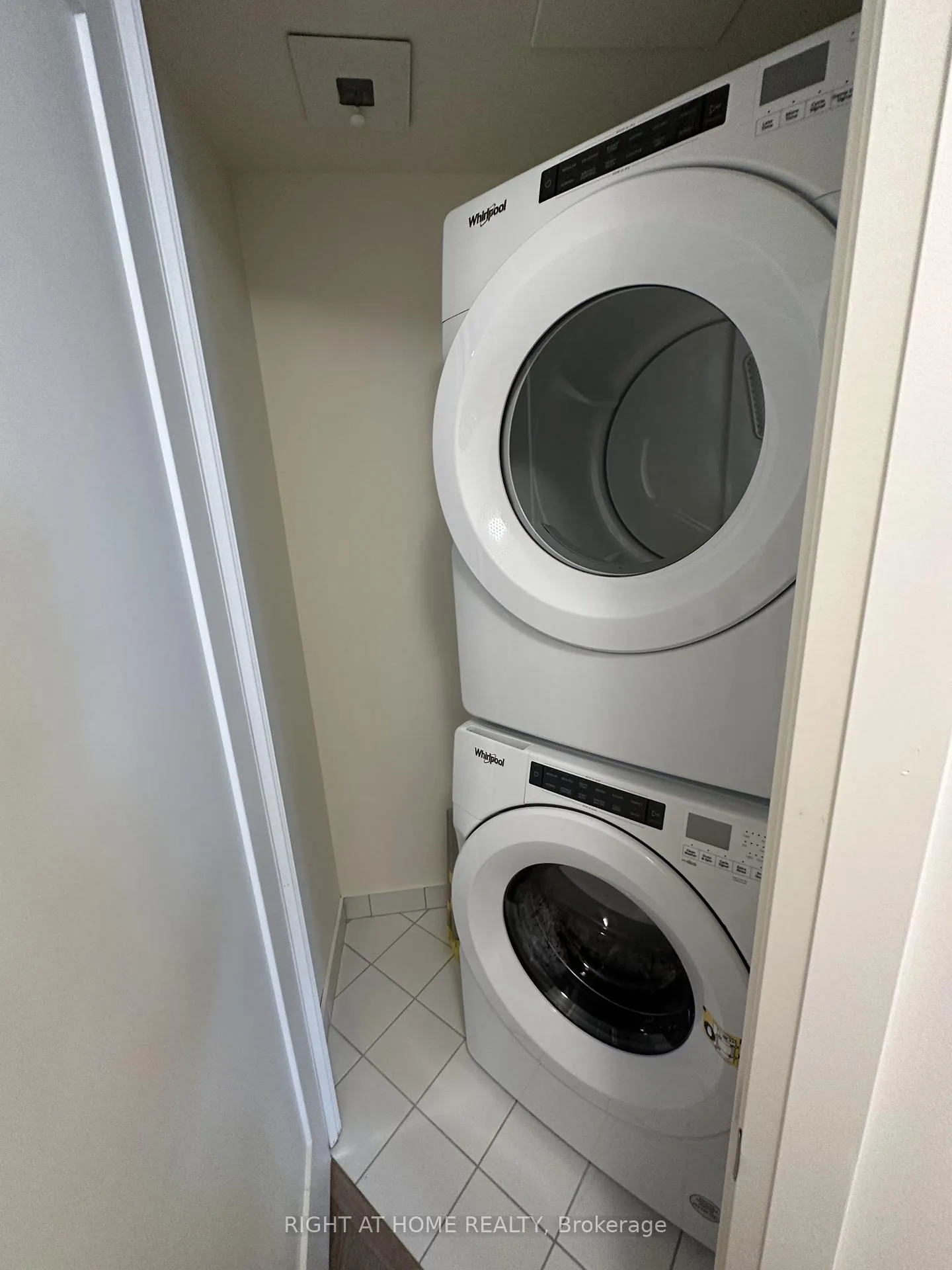 Photo 10 of Unit 2115, 9000 Jane Street, Vaughan, Vellore Village — HOMEH
