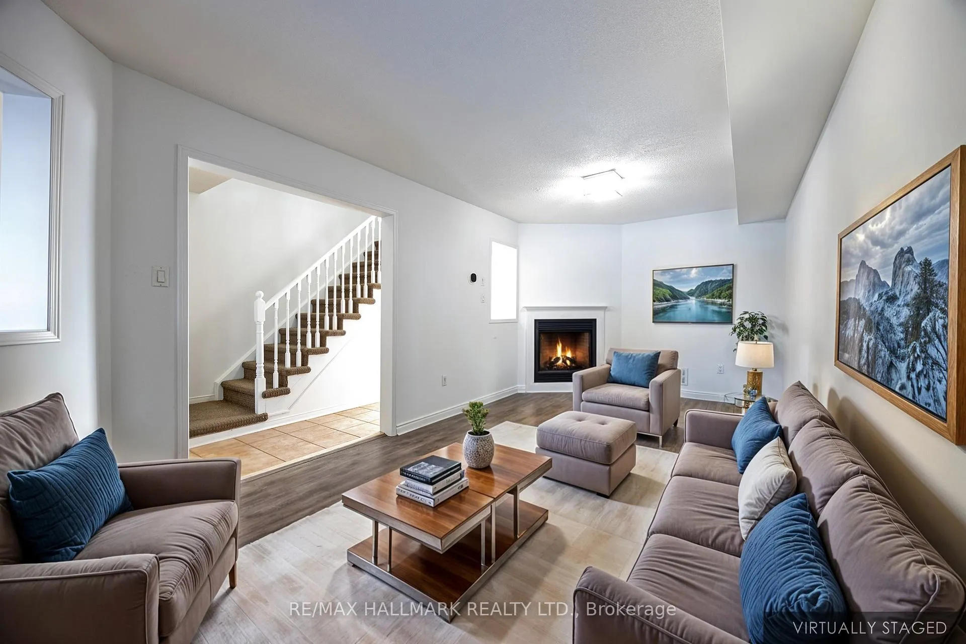 Photo 5 of 19 Parktree Drive, Vaughan, Maple — HOMEH
