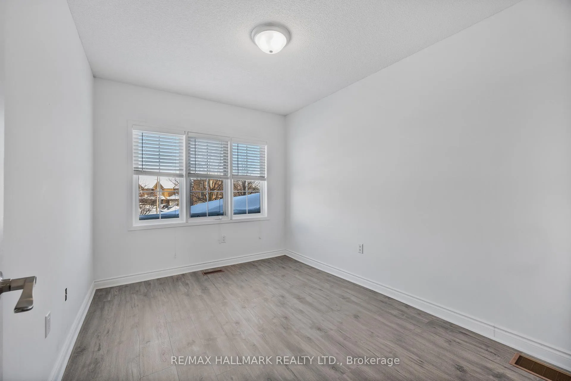 Photo 22 of 19 Parktree Drive, Vaughan, Maple — HOMEH