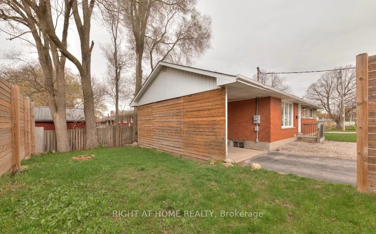 Photo 2 of Unit Lower, 484 Speedvale Avenue E, Guelph, Riverside Park — HOMEH