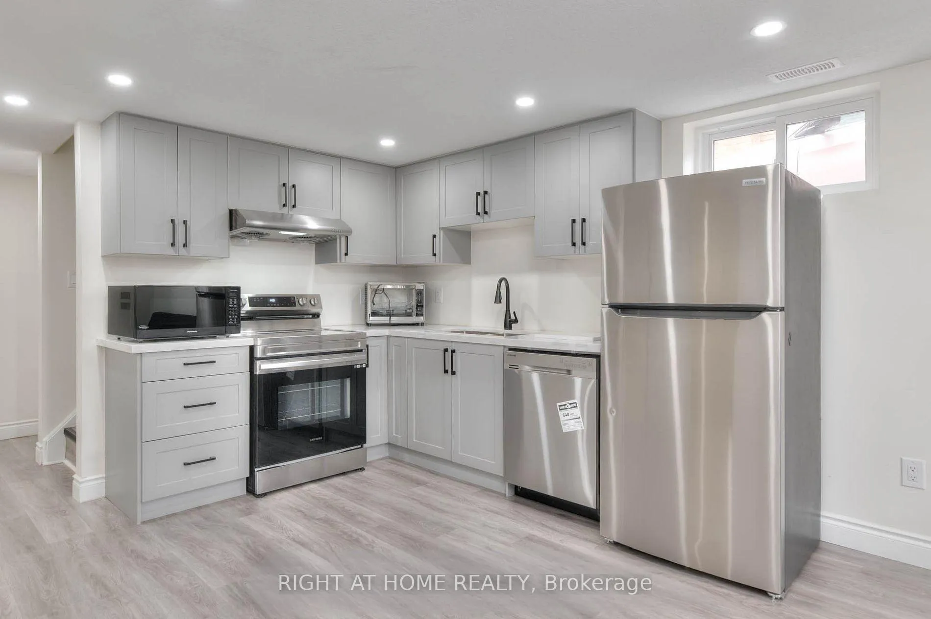 Photo 5 of Unit Lower, 484 Speedvale Avenue E, Guelph, Riverside Park — HOMEH