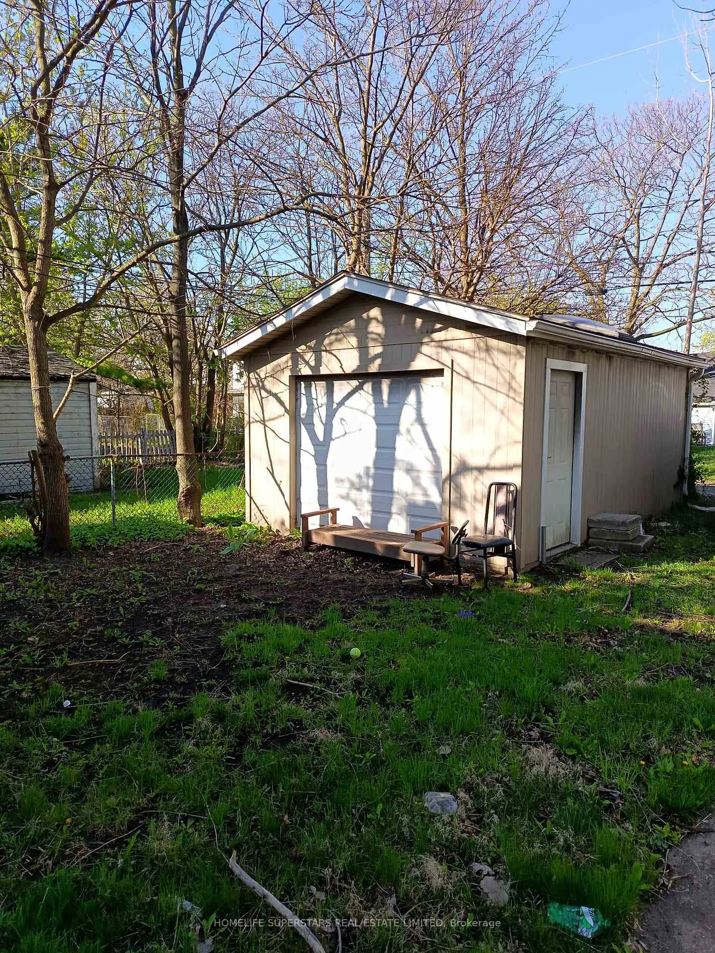Photo 5 of 739 Campbell Avenue, Windsor, Windsor University District — HOMEH