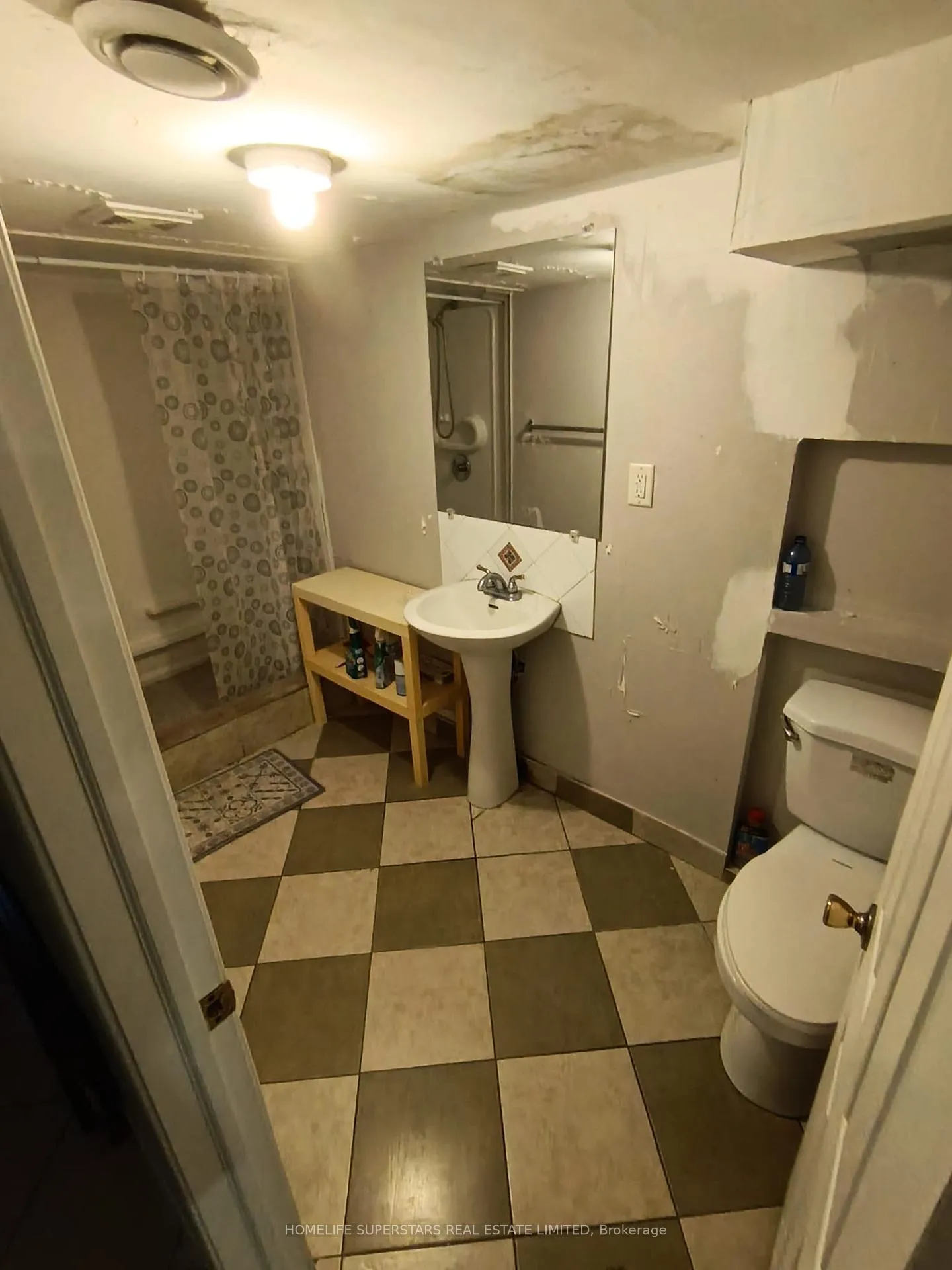 Photo 32 of 739 Campbell Avenue, Windsor, Windsor University District — HOMEH