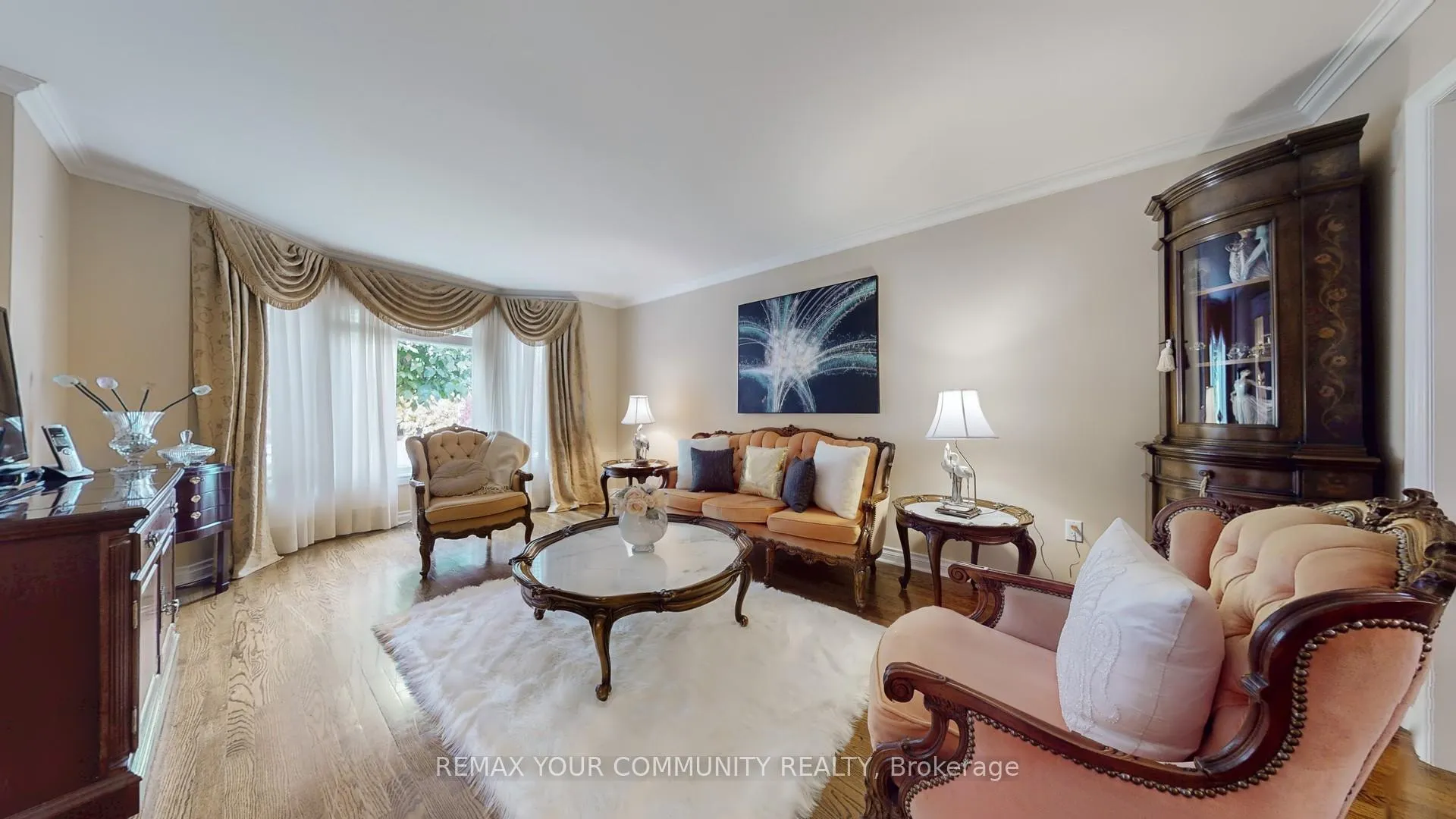 Photo 7 of 35 La Rush Drive, Etobicoke, Humber Heights — HOMEH