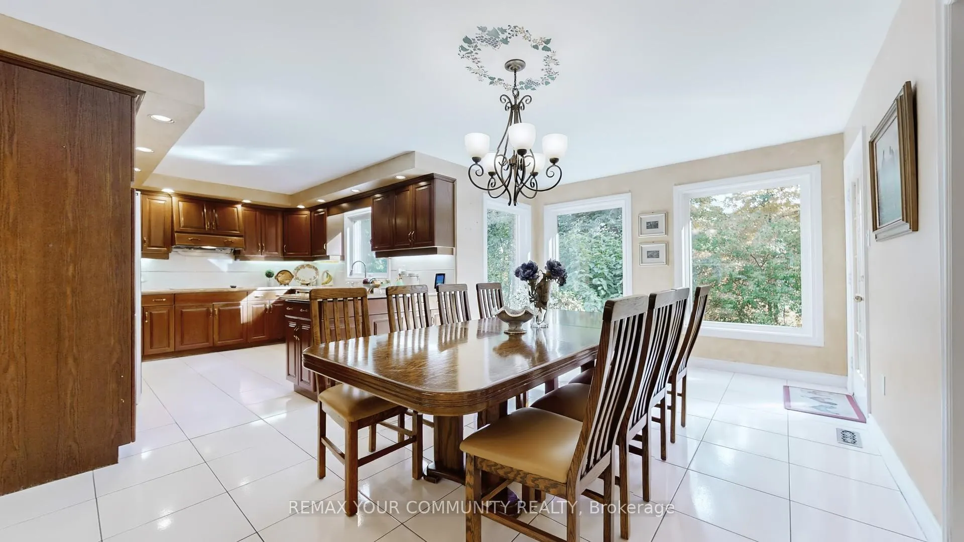 Photo 15 of 35 La Rush Drive, Etobicoke, Humber Heights — HOMEH