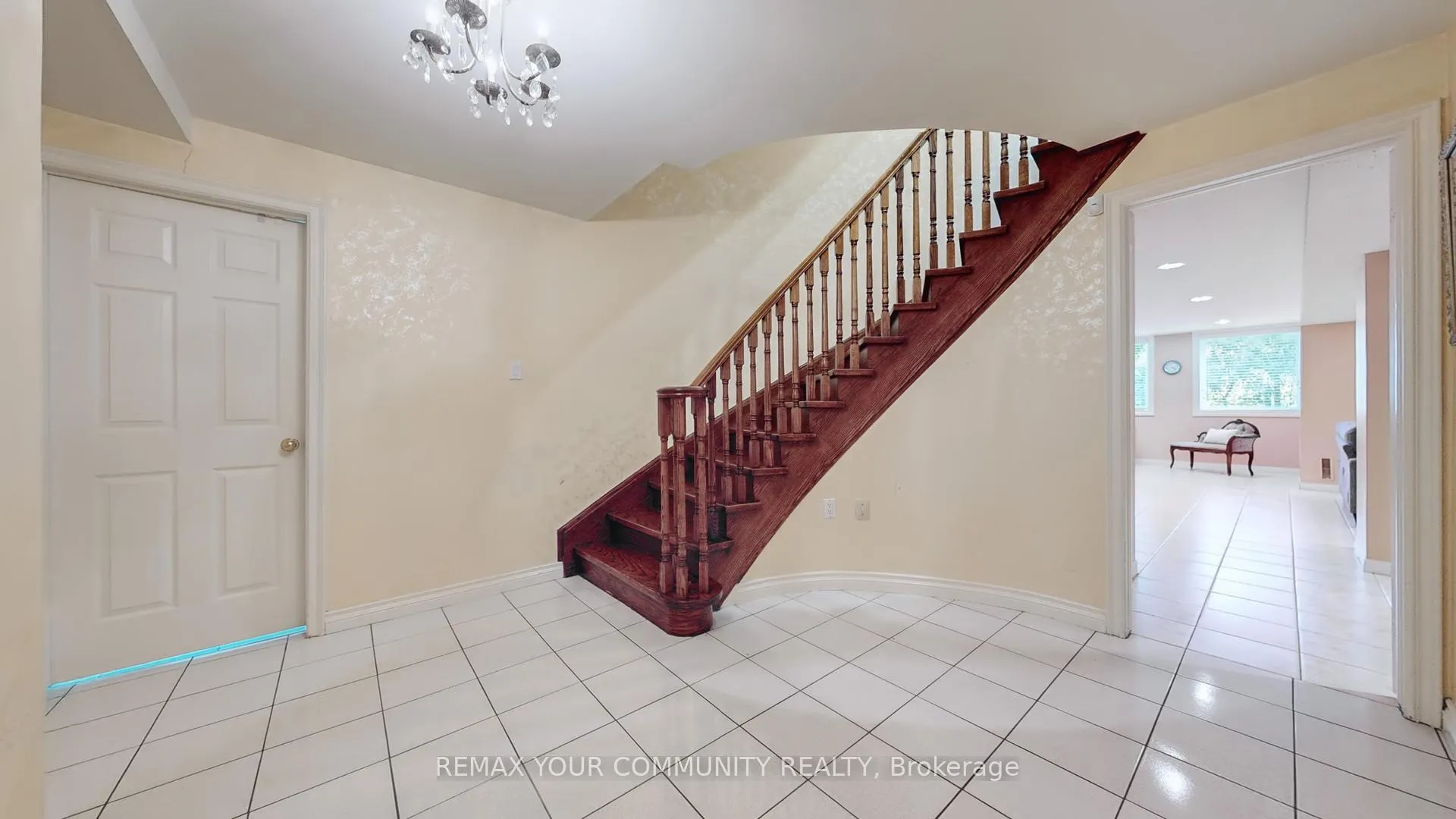 Photo 27 of 35 La Rush Drive, Etobicoke, Humber Heights — HOMEH