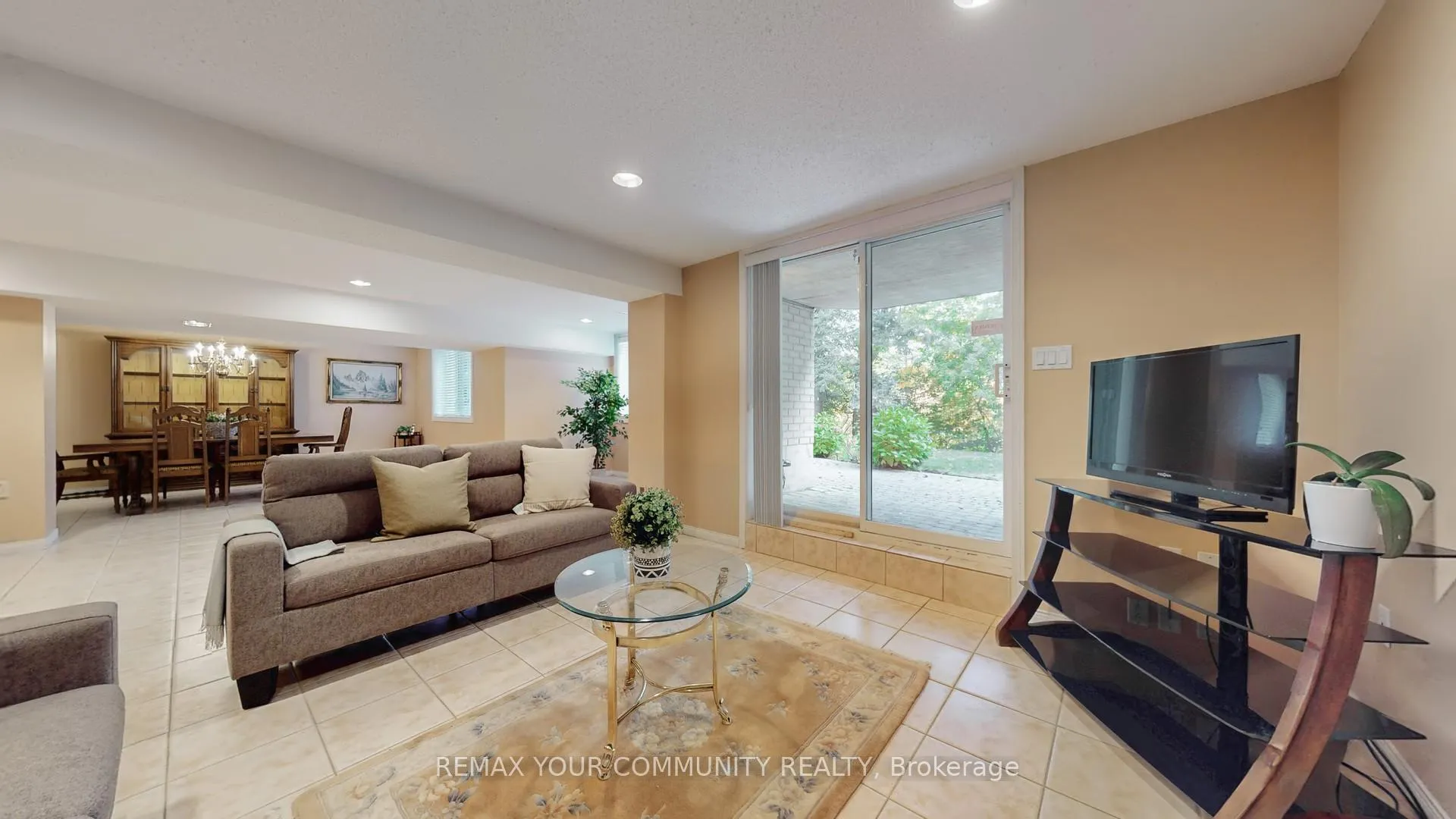Photo 29 of 35 La Rush Drive, Etobicoke, Humber Heights — HOMEH