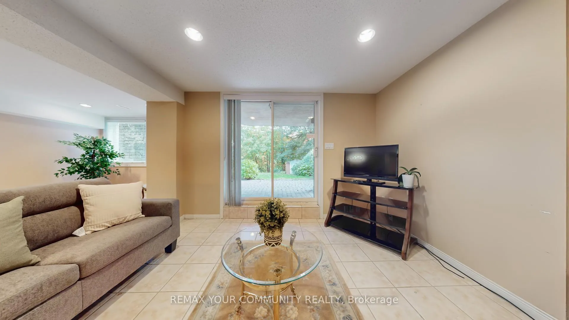 Photo 30 of 35 La Rush Drive, Etobicoke, Humber Heights — HOMEH