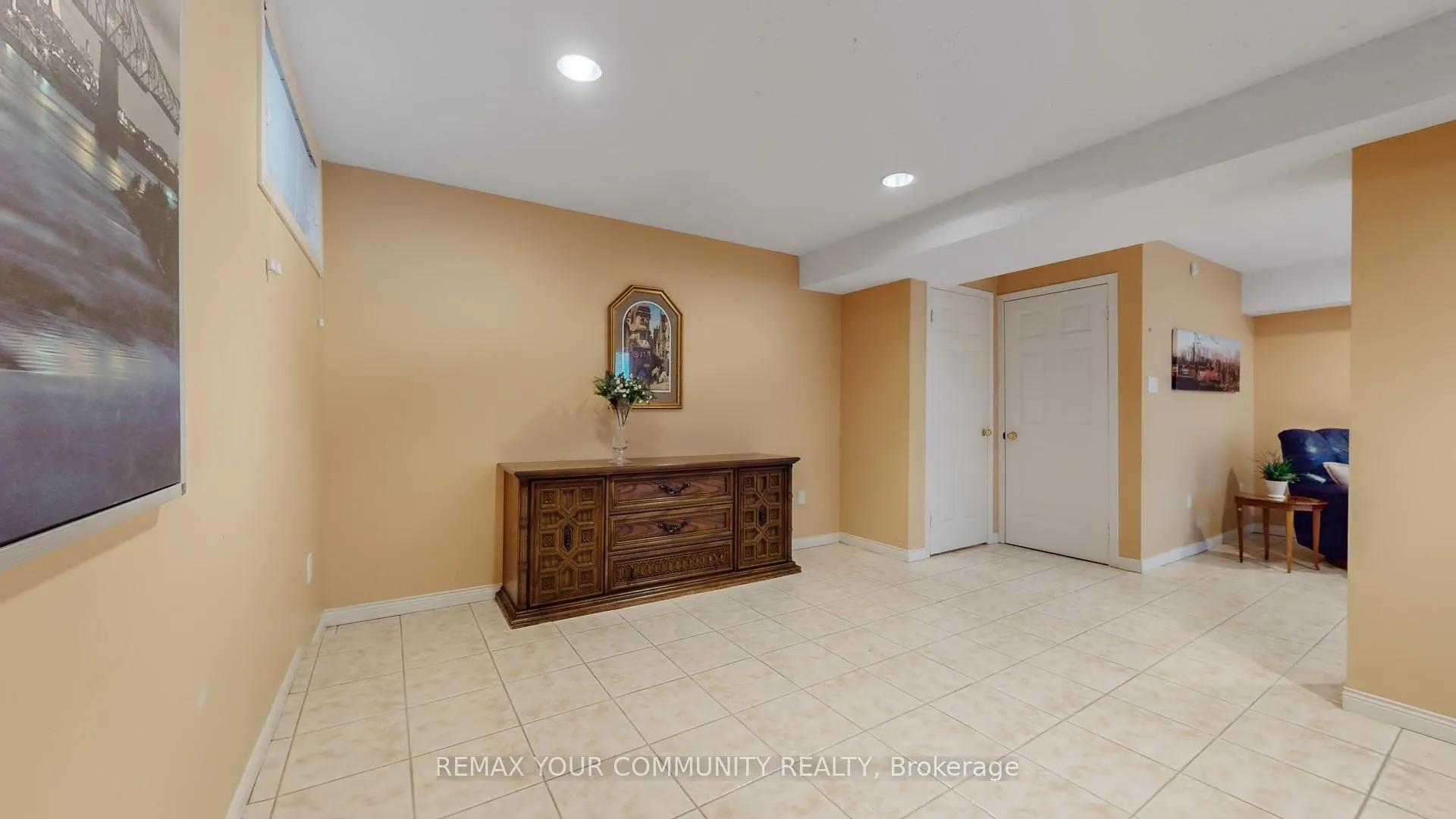 Photo 31 of 35 La Rush Drive, Etobicoke, Humber Heights — HOMEH