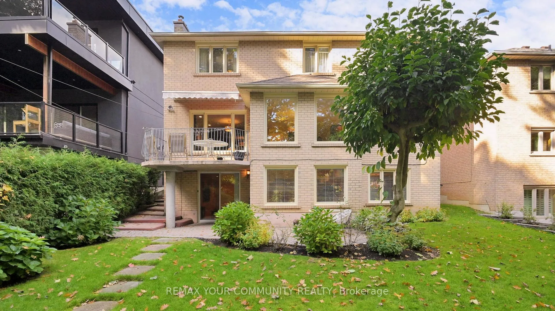 Photo 38 of 35 La Rush Drive, Etobicoke, Humber Heights — HOMEH