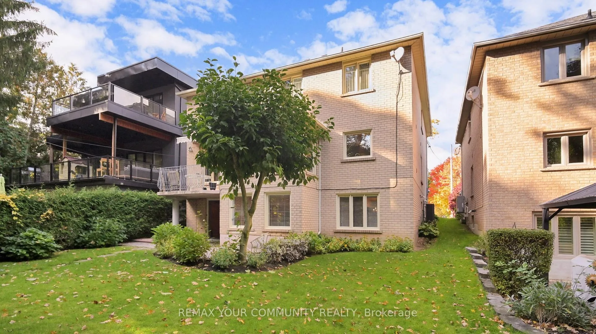 Photo 39 of 35 La Rush Drive, Etobicoke, Humber Heights — HOMEH