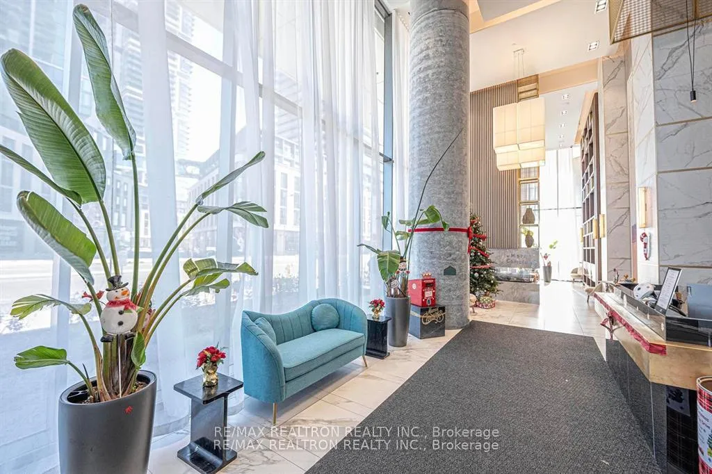 Photo 4 of Unit 4903, 950 Portage Parkway, Vaughan, Vaughan Corporate Centre — HOMEH