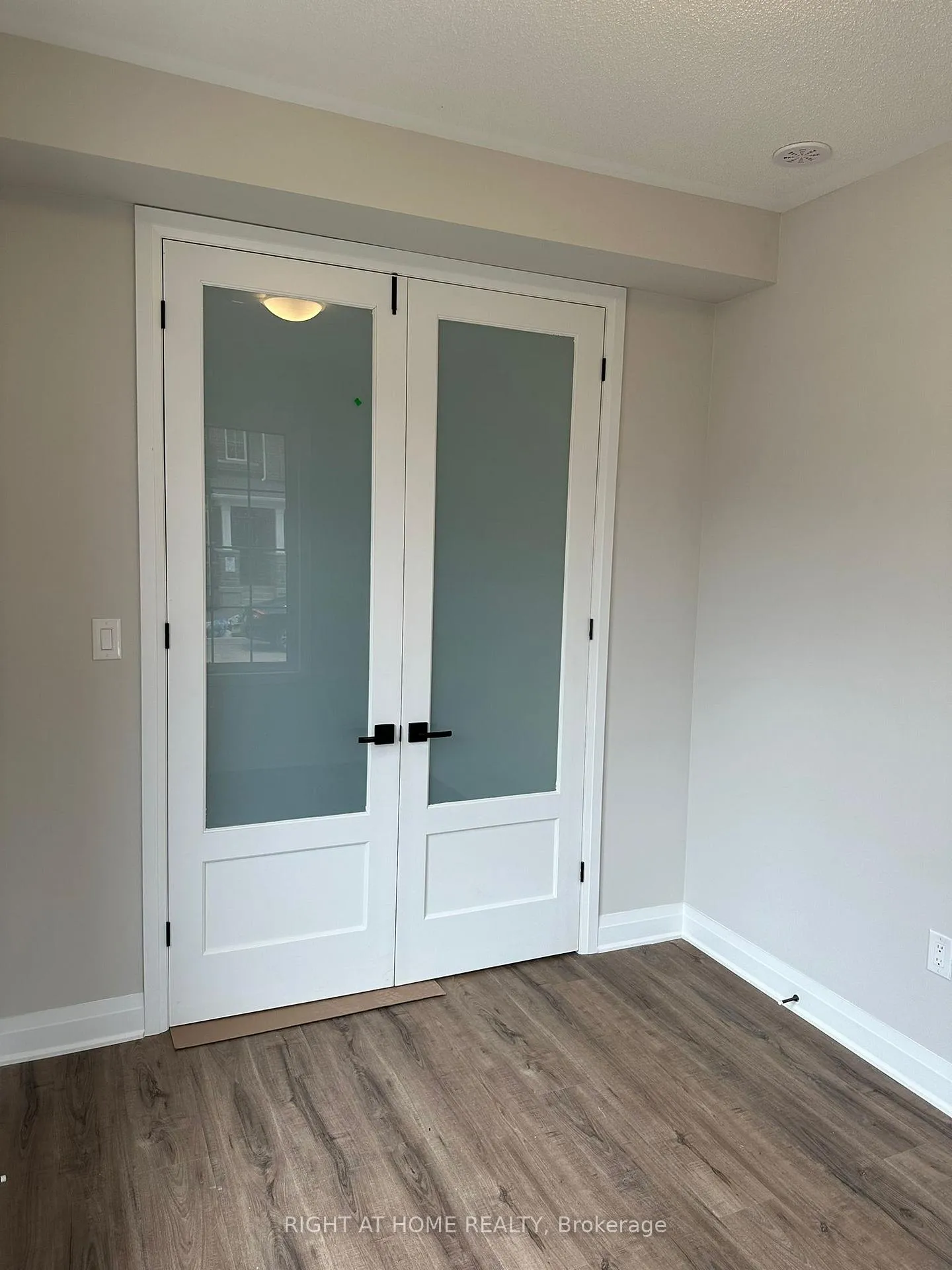 Photo 5 of 1593 Moira Crescent, Milton, Bowes — HOMEH