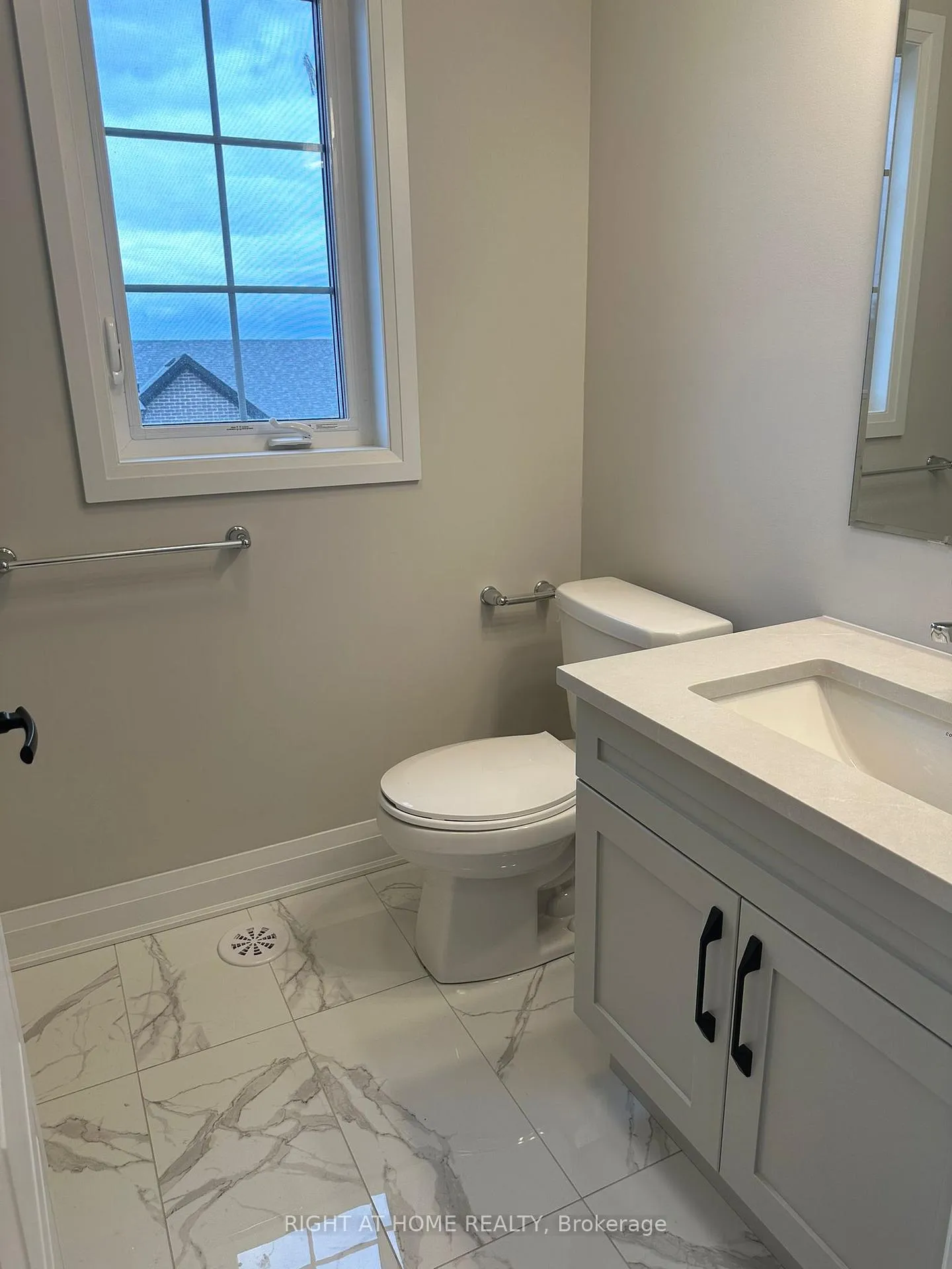 Photo 17 of 1593 Moira Crescent, Milton, Bowes — HOMEH