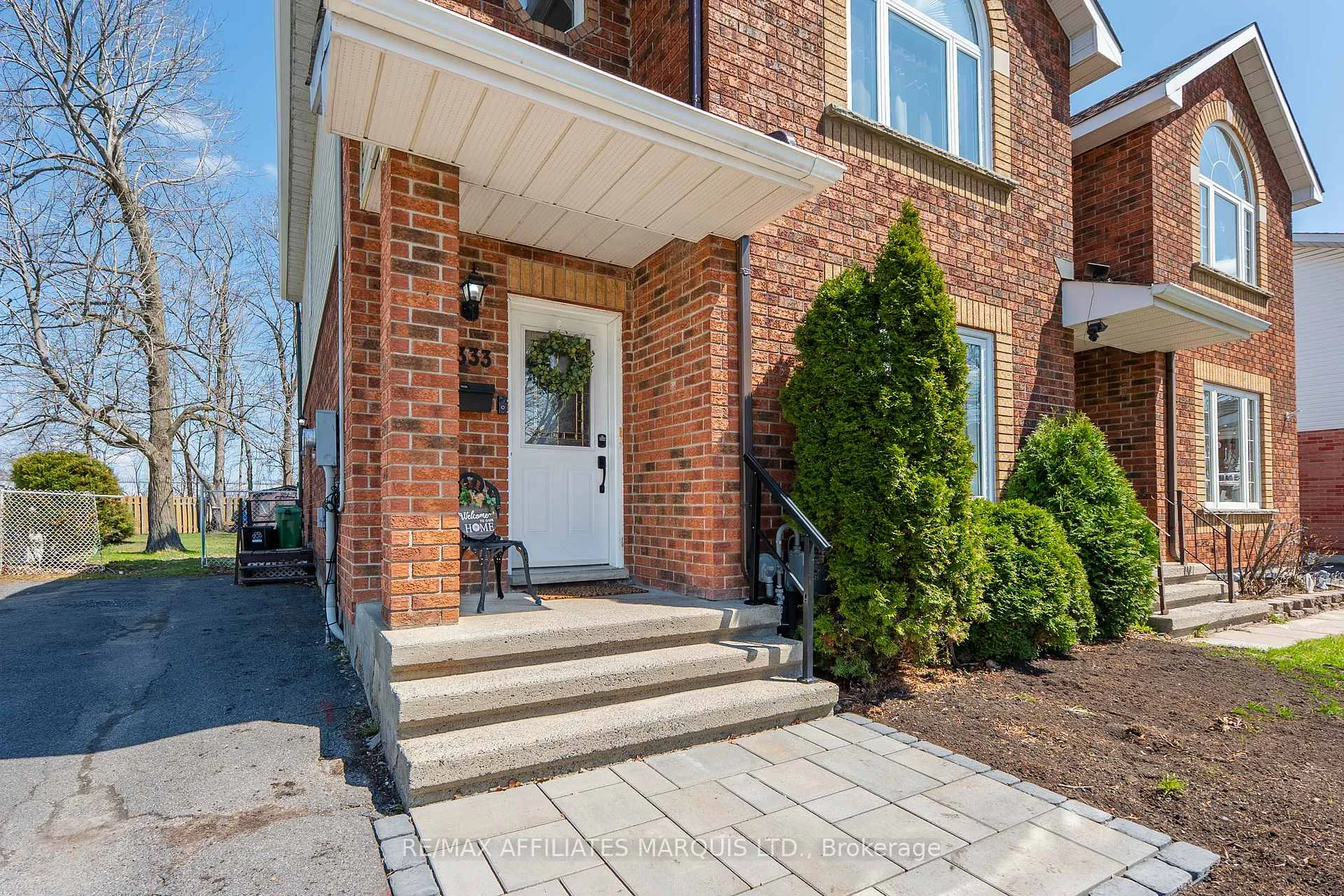 Photo 3 of 2333 Emily Crescent, Cornwall — HOMEH