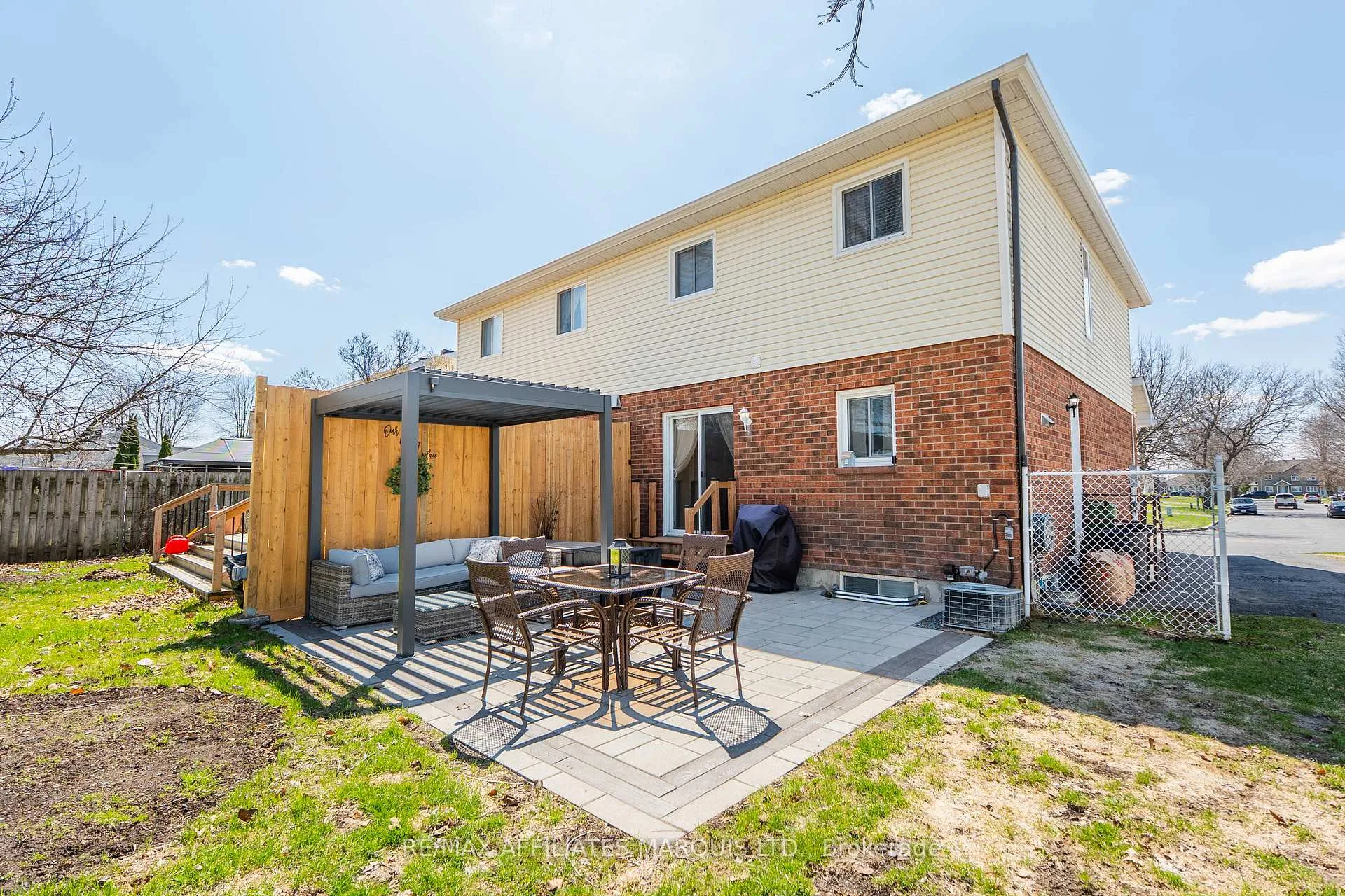 Photo 26 of 2333 Emily Crescent, Cornwall — HOMEH