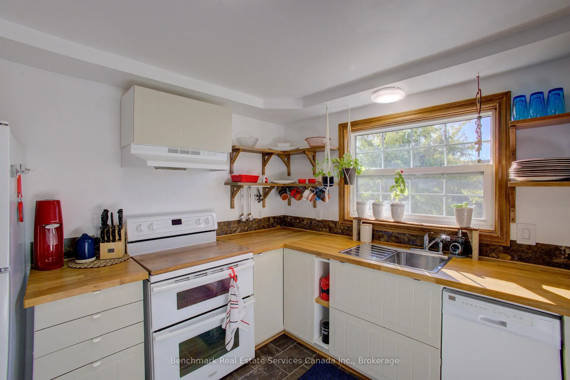 Photo 20 of 21 Southvale Road, St. Marys — HOMEH
