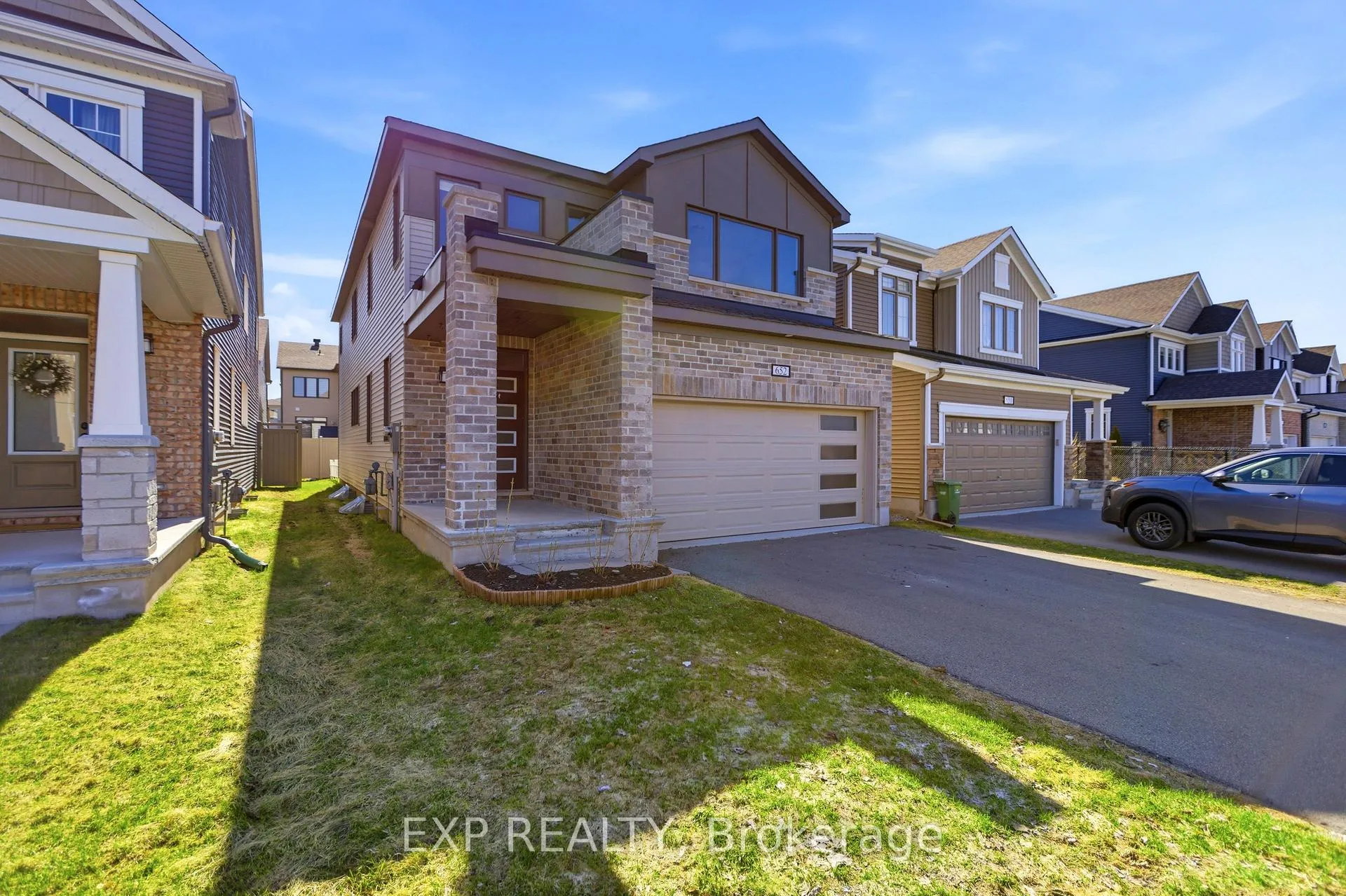 Photo 2 of 652 Continental Avenue, Ottawa, Kanata - Emerald Meadows/Trailwest — HOMEH