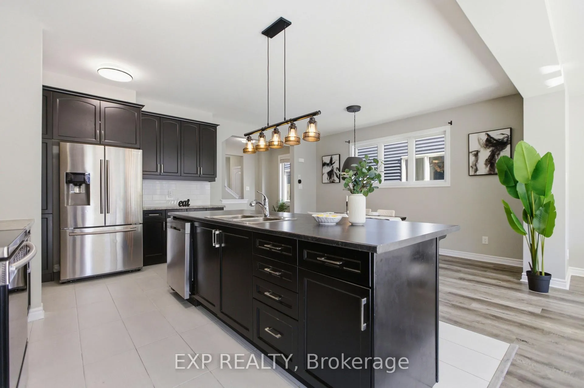 Photo 9 of 652 Continental Avenue, Ottawa, Kanata - Emerald Meadows/Trailwest — HOMEH