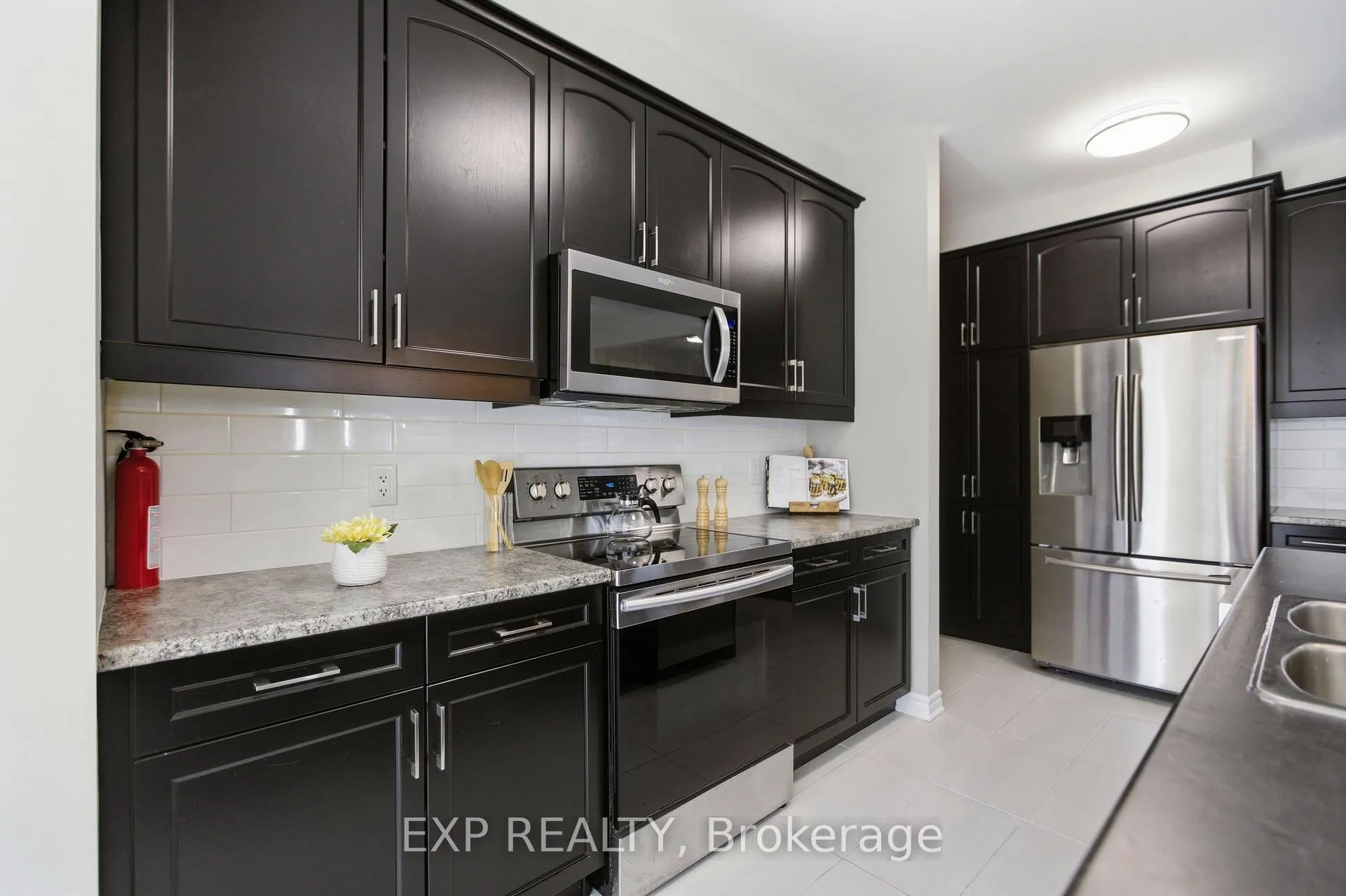 Photo 10 of 652 Continental Avenue, Ottawa, Kanata - Emerald Meadows/Trailwest — HOMEH