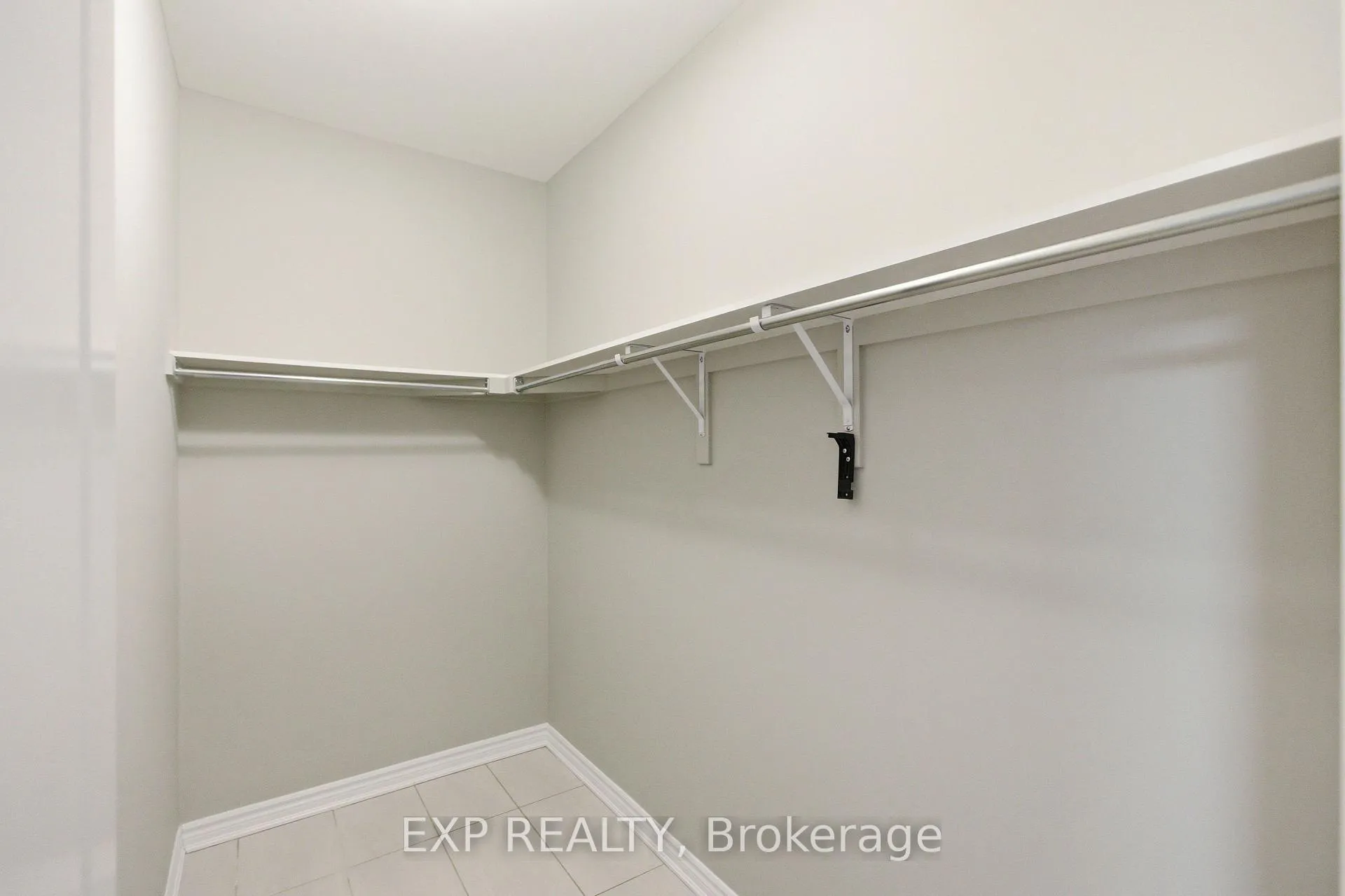 Photo 12 of 652 Continental Avenue, Ottawa, Kanata - Emerald Meadows/Trailwest — HOMEH