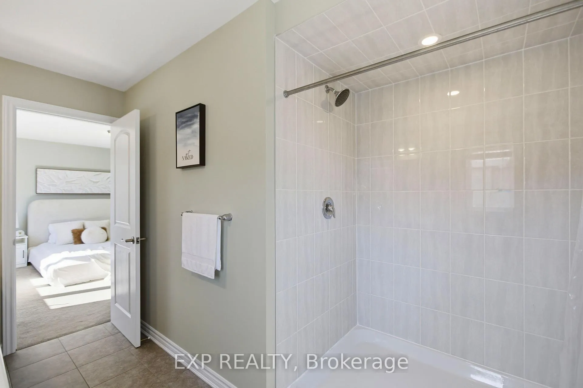 Photo 22 of 652 Continental Avenue, Ottawa, Kanata - Emerald Meadows/Trailwest — HOMEH