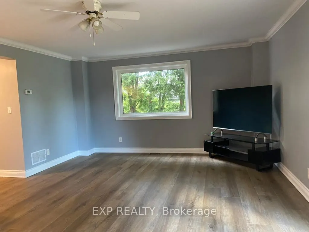 Photo 8 of 7B Clarendon Avenue, St. Catharines, Secord Woods — HOMEH