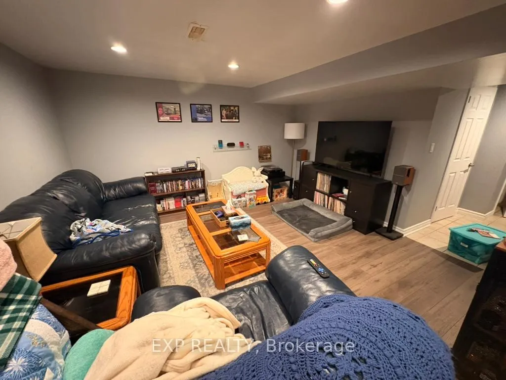 Photo 24 of 7B Clarendon Avenue, St. Catharines, Secord Woods — HOMEH
