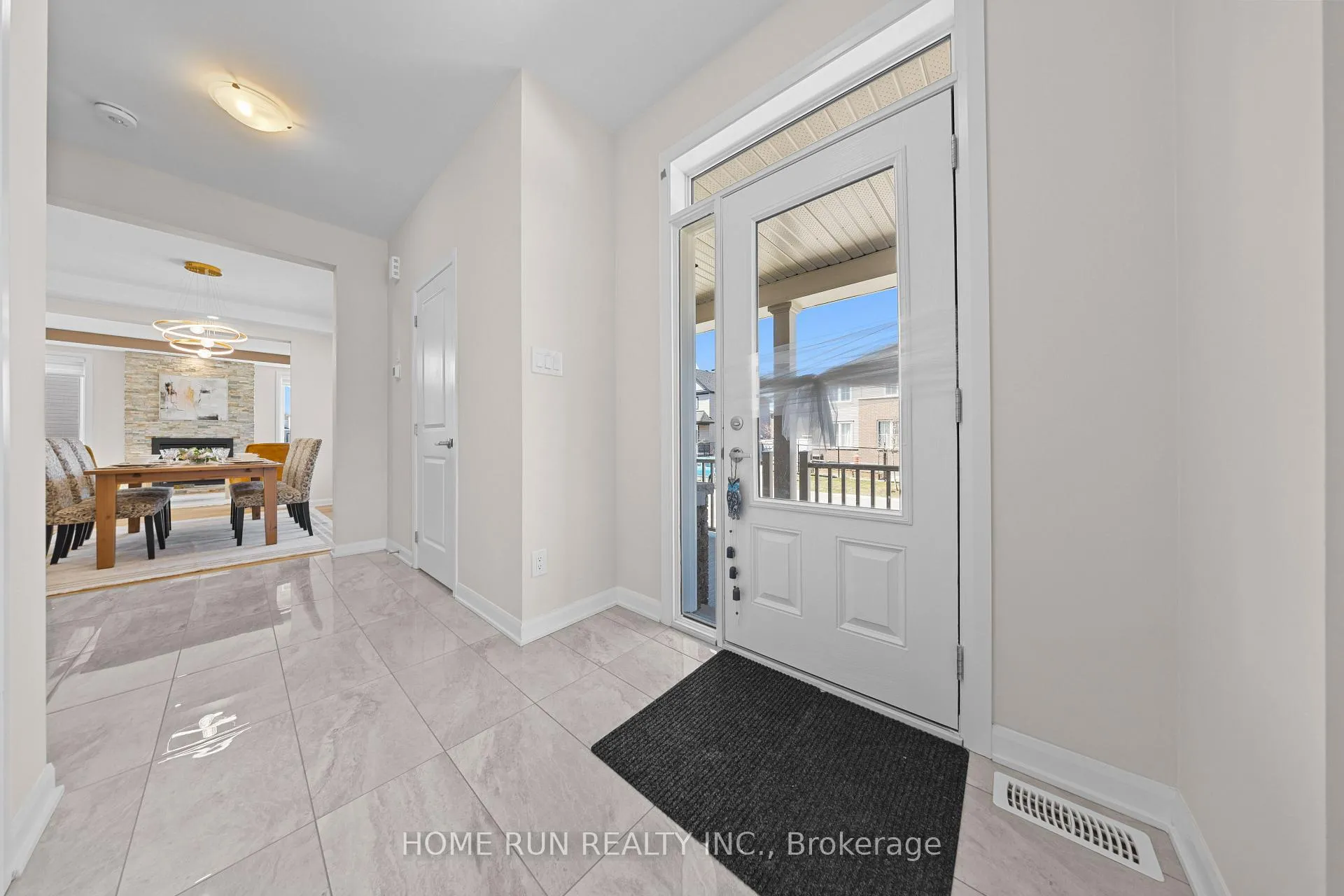 Photo 4 of 320 Basalt Lane, Ottawa, Kanata - Kanata Lakes/Heritage Hills — HOMEH