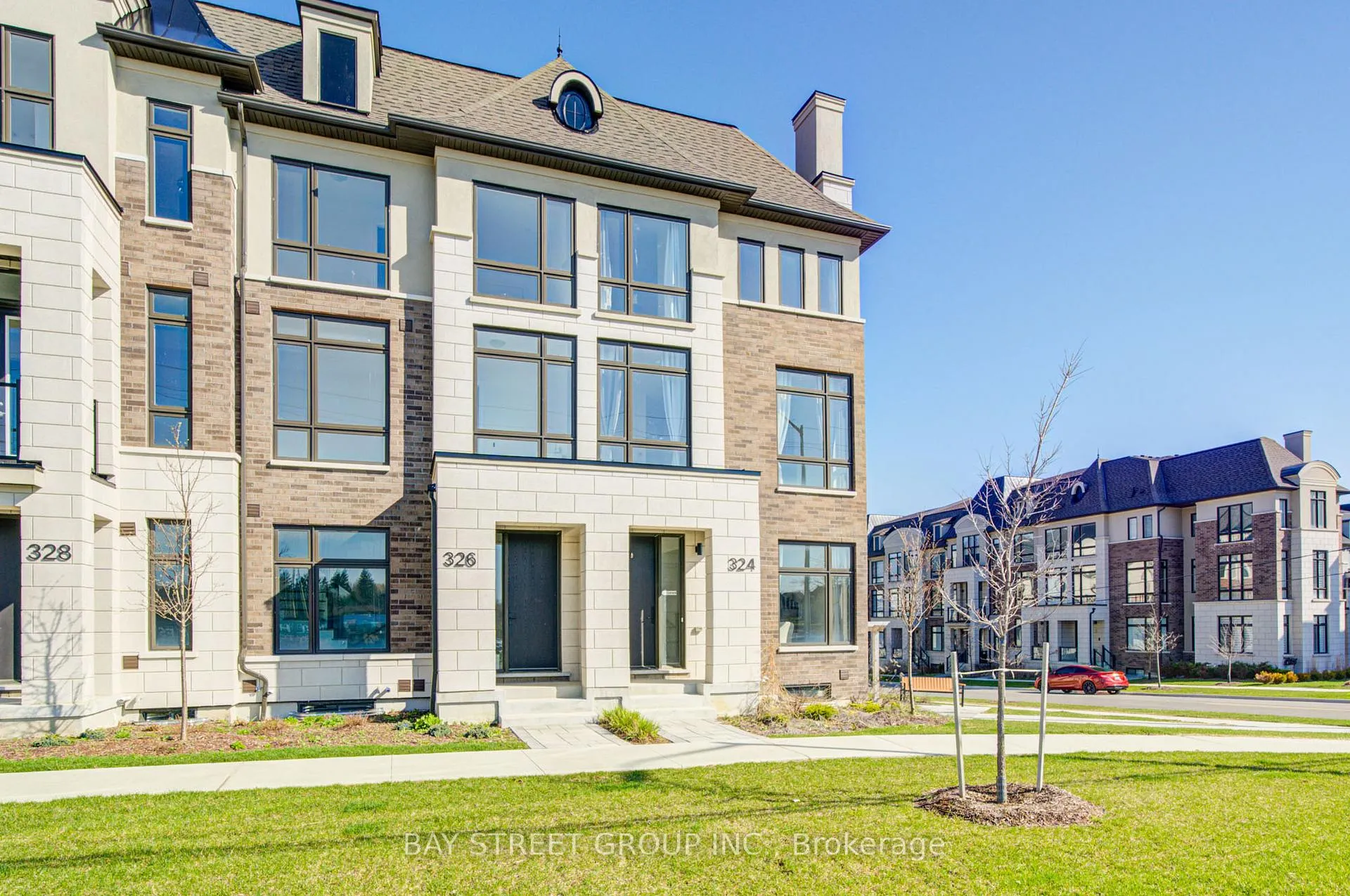 Photo 2 of 324 King Road, Richmond Hill, Oak Ridges — HOMEH