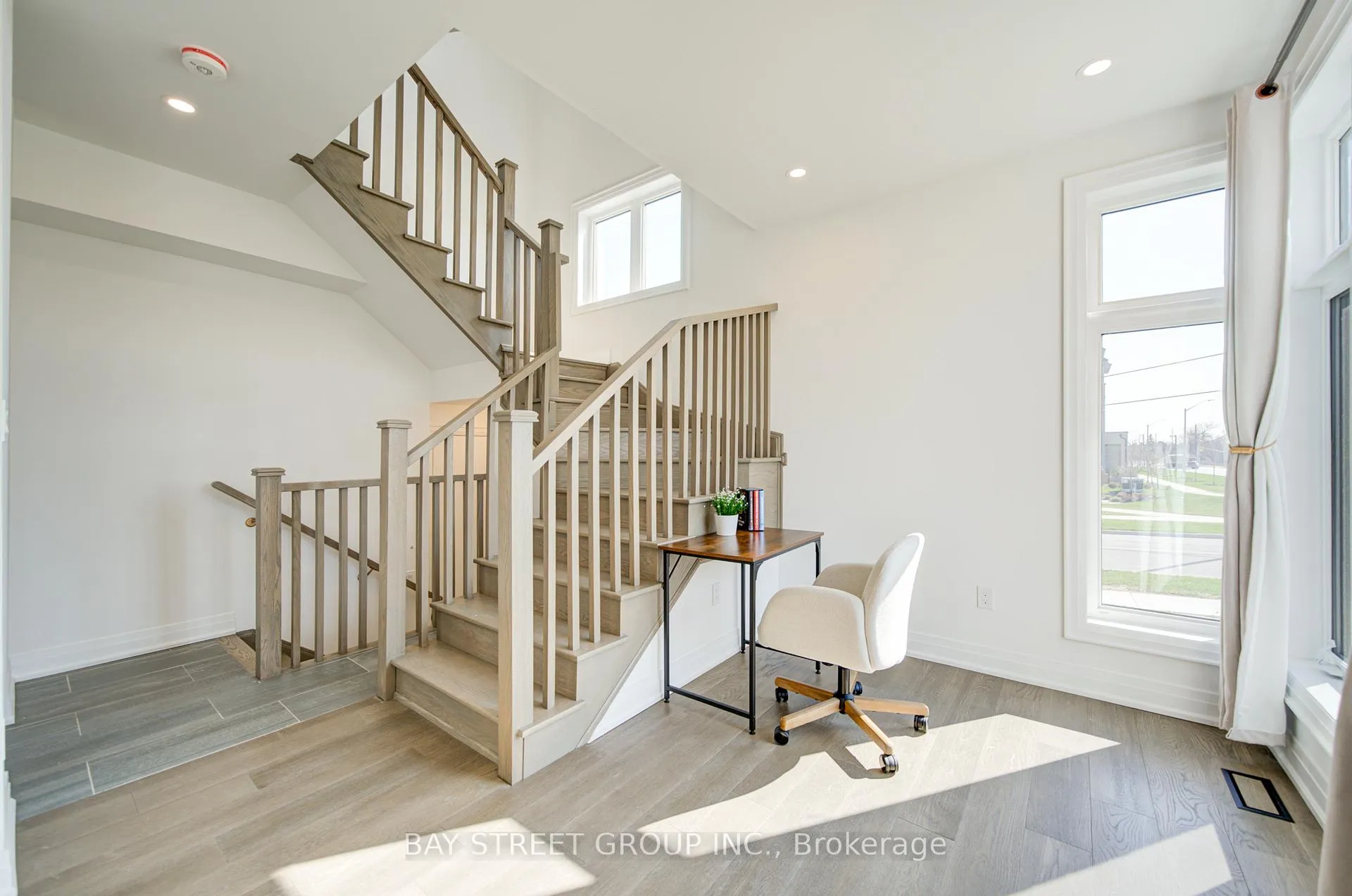 Photo 5 of 324 King Road, Richmond Hill, Oak Ridges — HOMEH