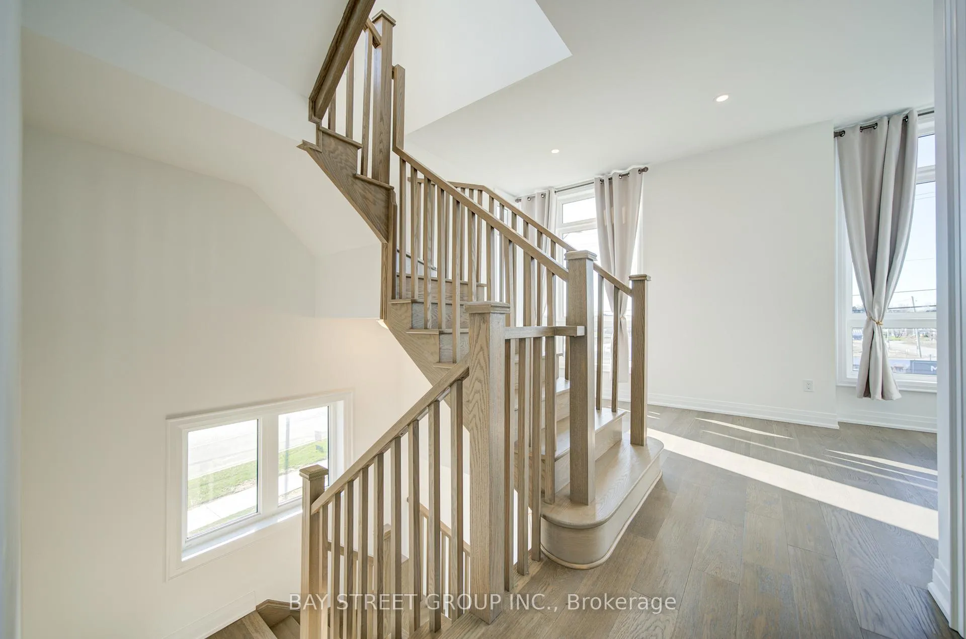 Photo 7 of 324 King Road, Richmond Hill, Oak Ridges — HOMEH