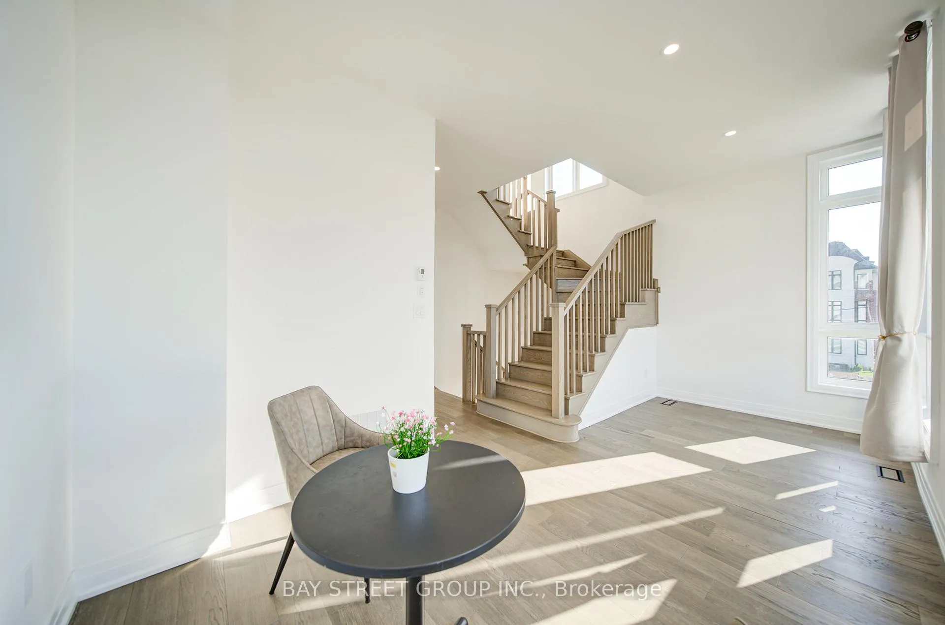 Photo 9 of 324 King Road, Richmond Hill, Oak Ridges — HOMEH