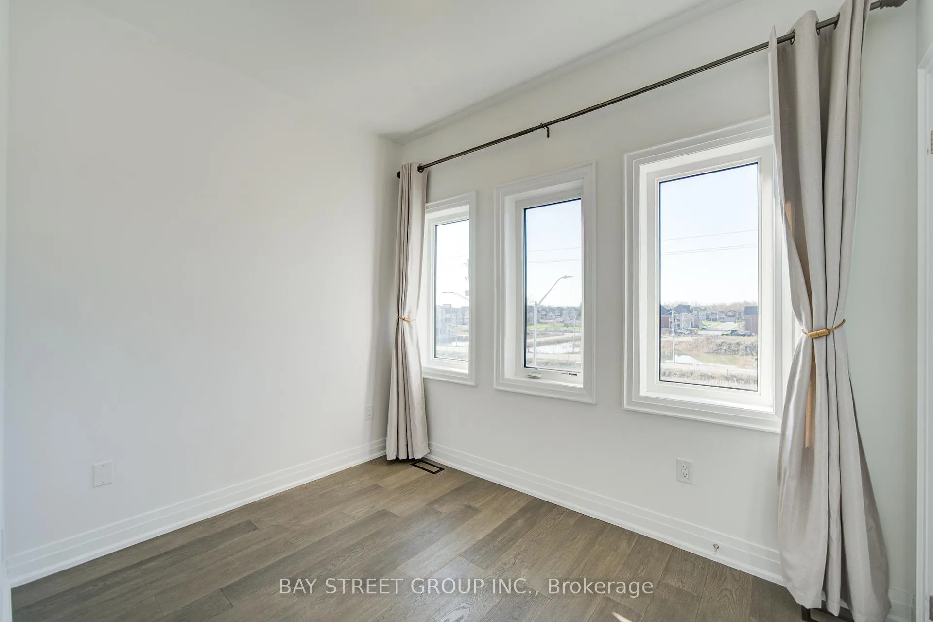 Photo 31 of 324 King Road, Richmond Hill, Oak Ridges — HOMEH