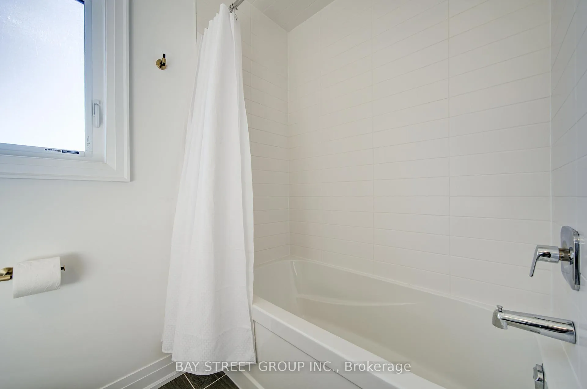 Photo 34 of 324 King Road, Richmond Hill, Oak Ridges — HOMEH