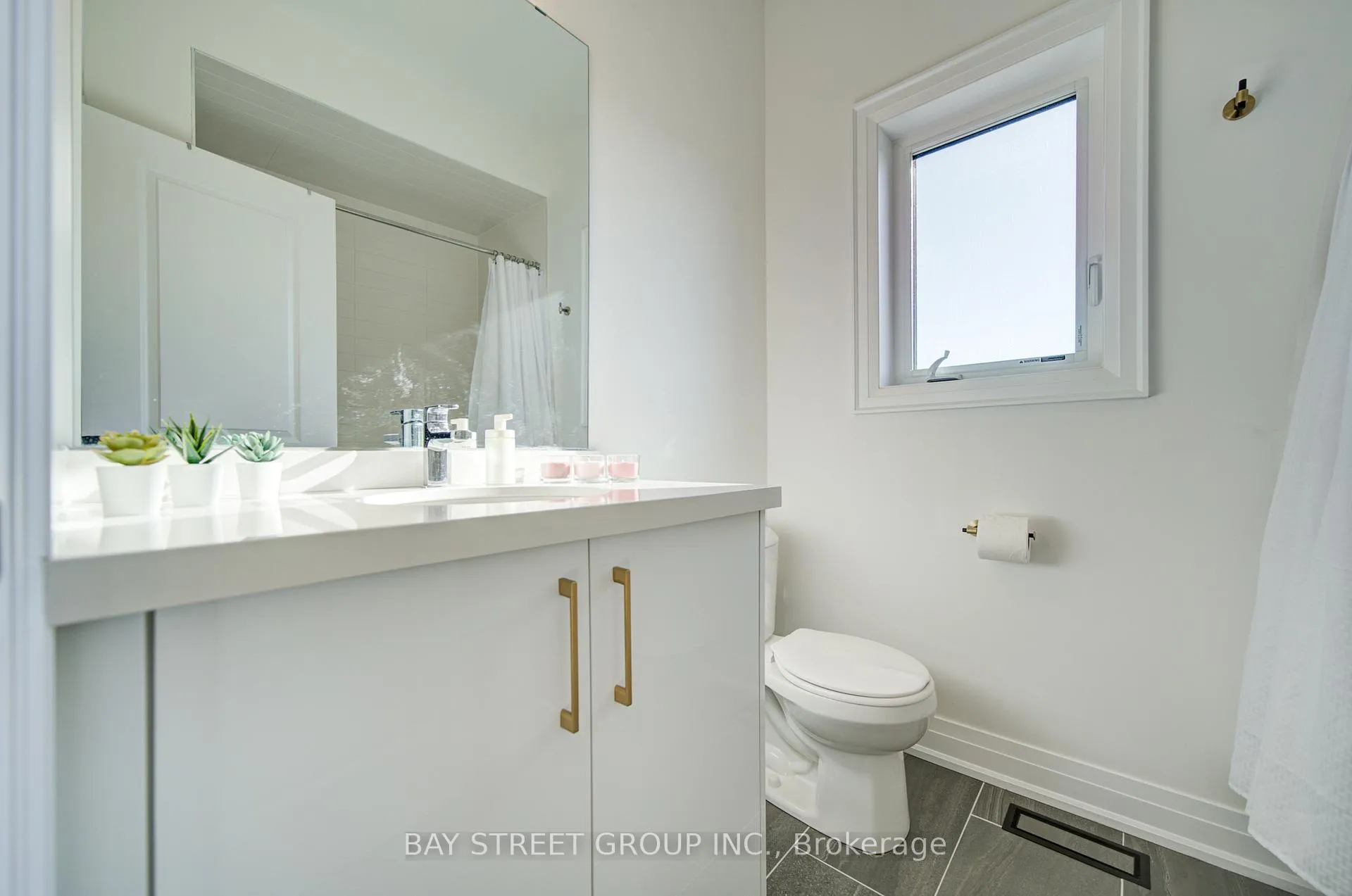 Photo 35 of 324 King Road, Richmond Hill, Oak Ridges — HOMEH