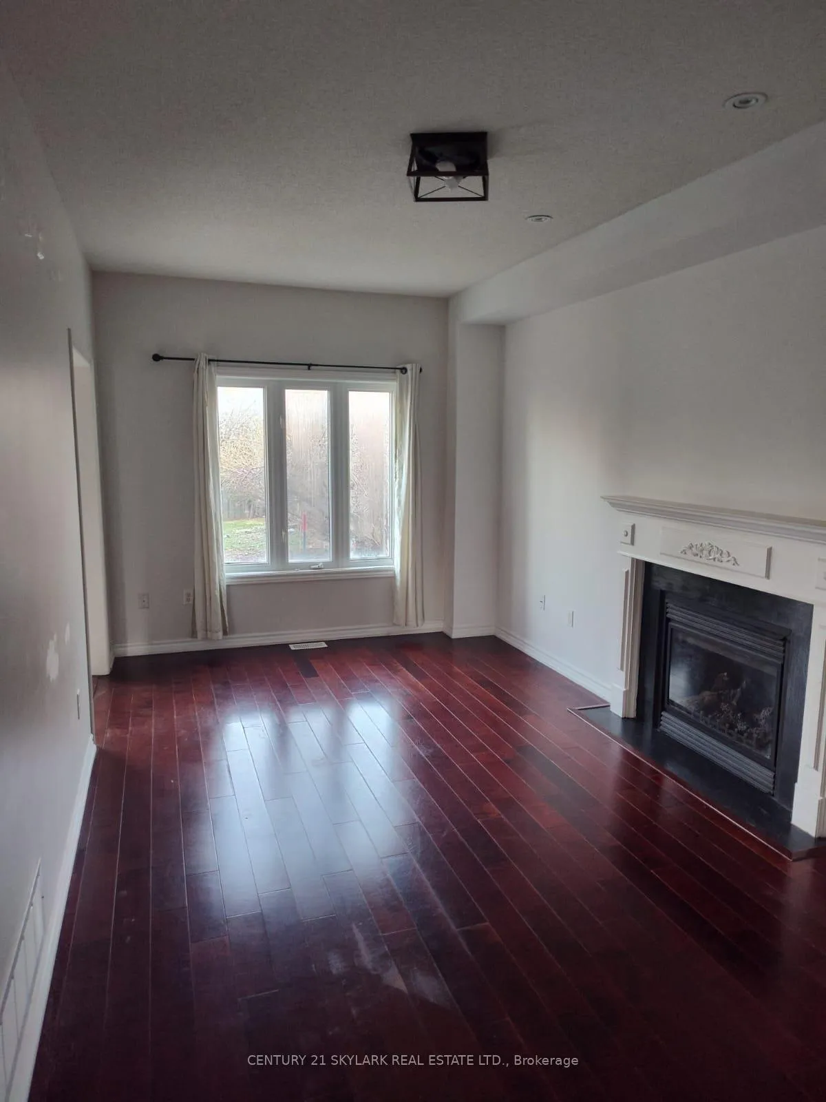 Photo 1 of 15 Surrey Drive, Barrie, Bayfield — HOMEH