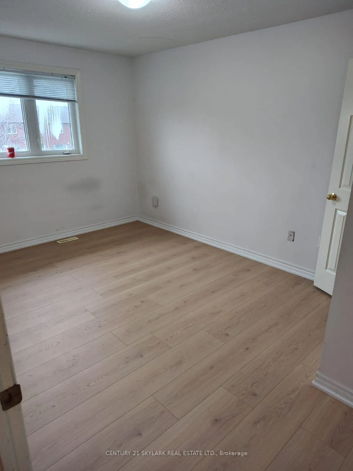 Photo 7 of 15 Surrey Drive, Barrie, Bayfield — HOMEH